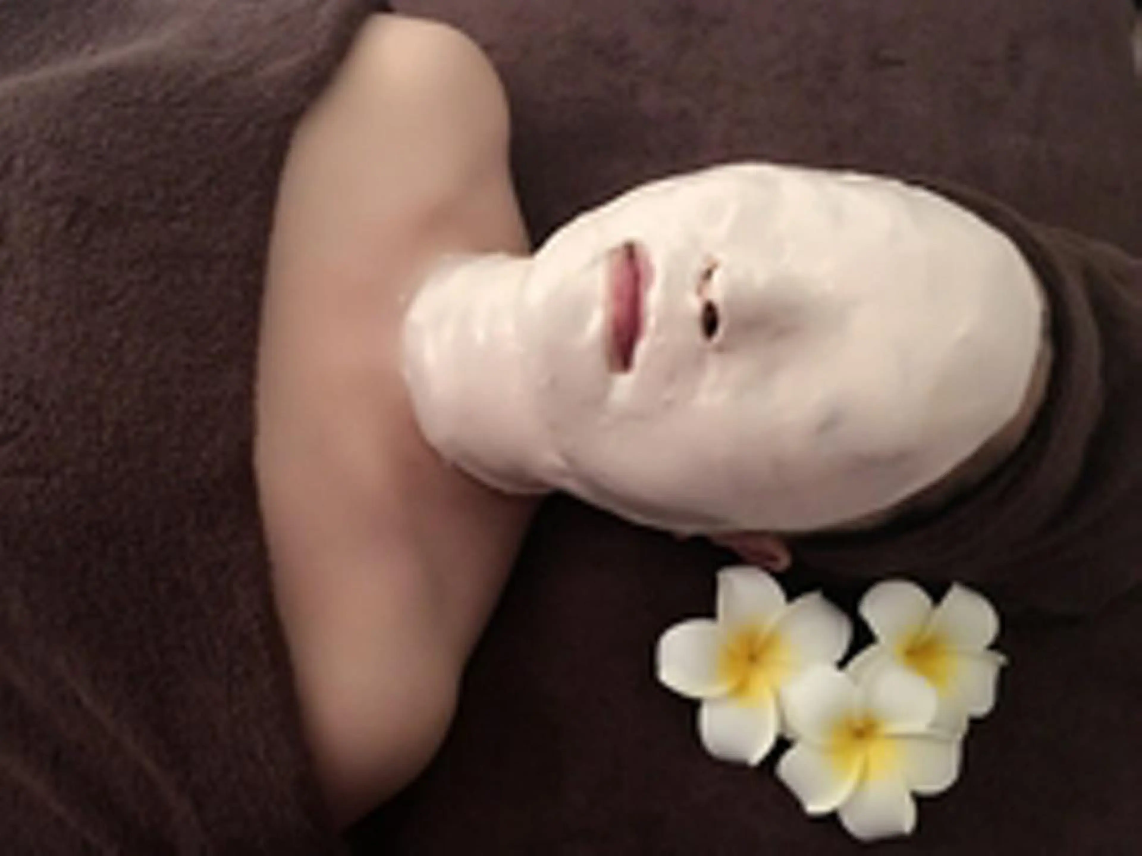 《人気コース》小顔コルギ+エッセンス導入+モデリングパック80分6800の写真