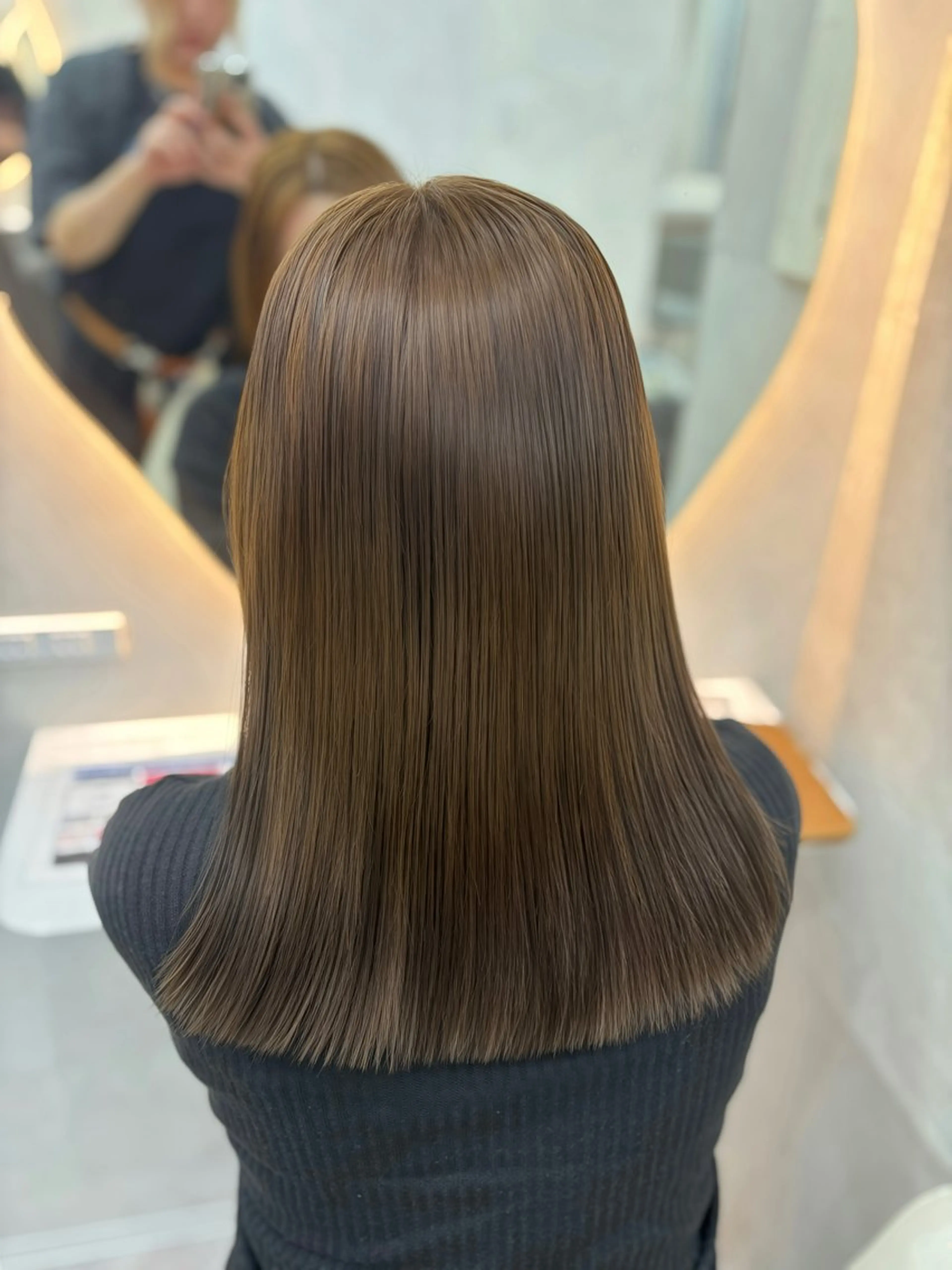 セミロング カラー オリーブカラー ヘアカラー みらい🖤ブリーチ 縮毛矯正モデル募集のヘアスタイル