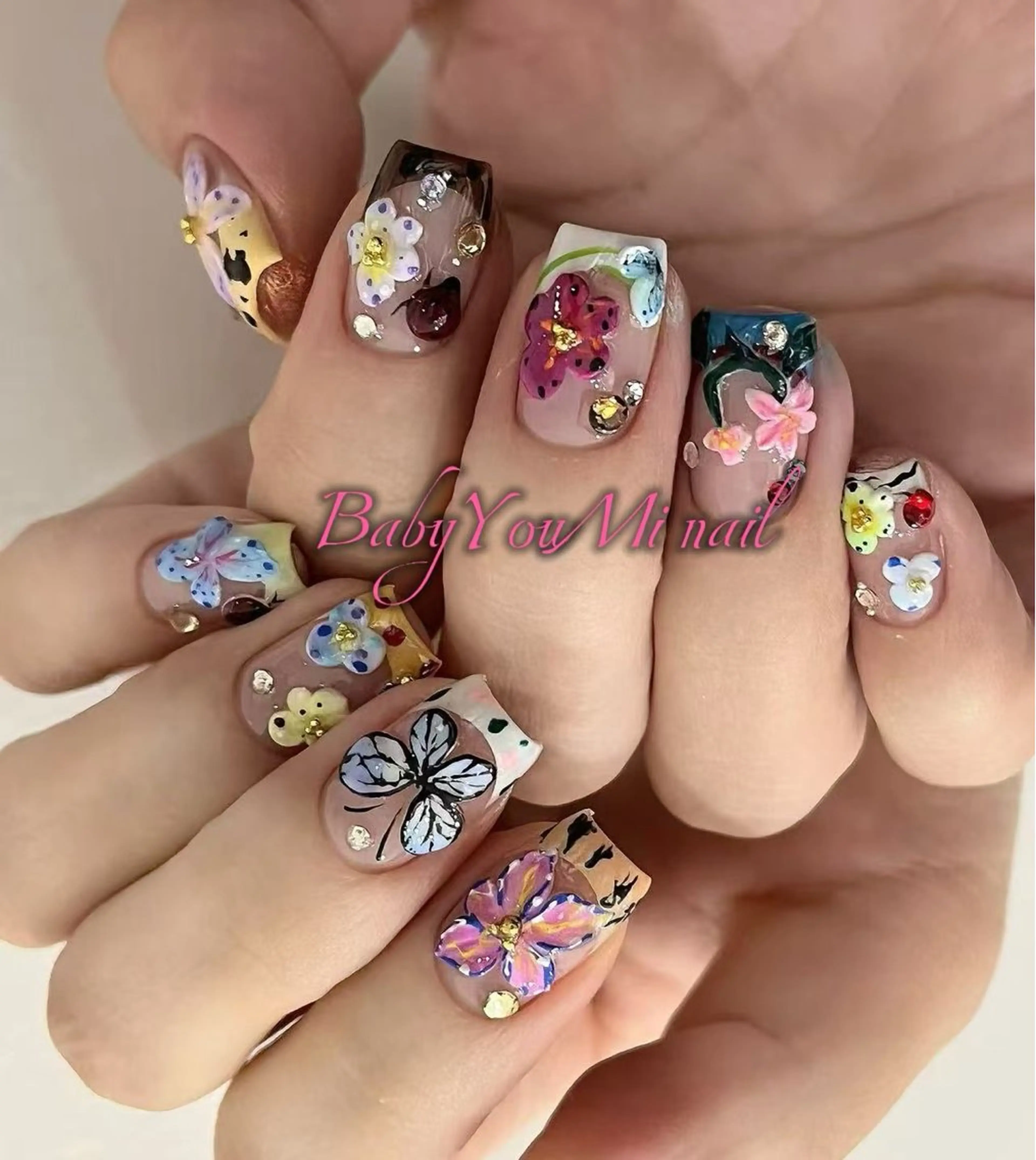ネイル オーロラネイル フラワーネイル フットネイル フレンチネイル ジェルネイル ハンドネイル BabyYouMi nailのネイルデザイン