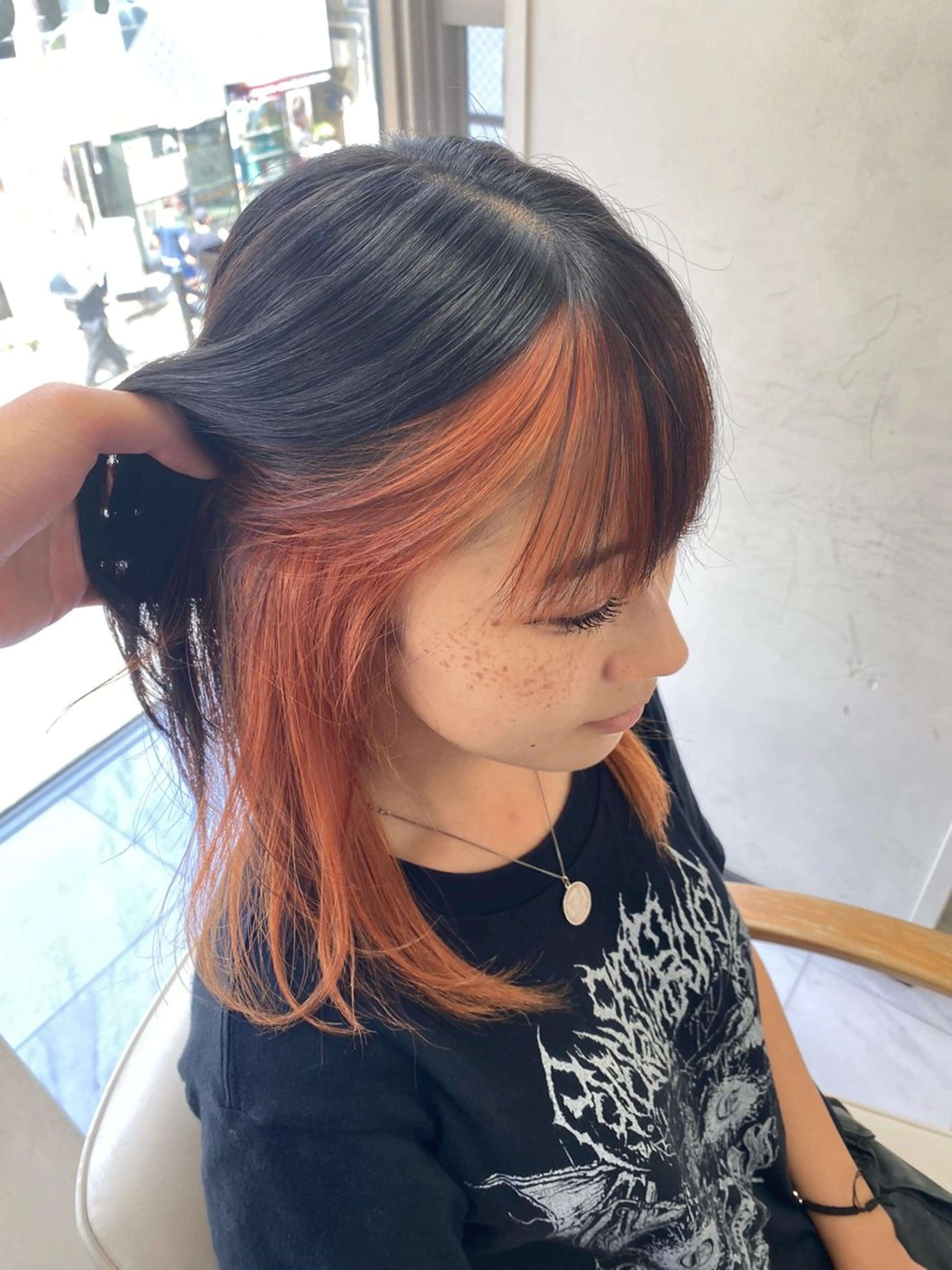 ロング カラー ブリーチ ダブルカラー ハイトーンカラー インナーカラー ヘアカラー トリートメント 目黒 碧人のヘアスタイル