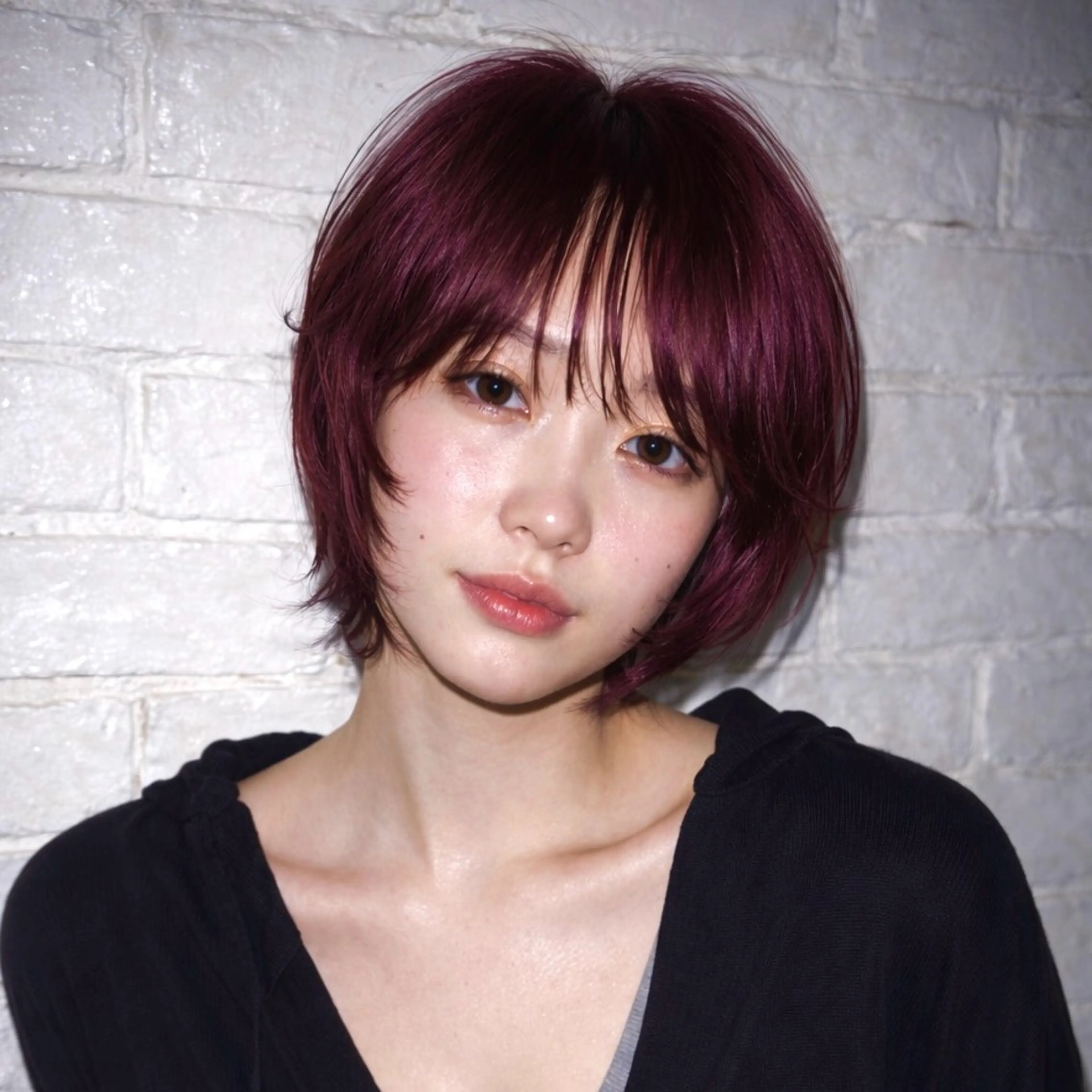 ショート カラー カシス ヘアカラー カライング所属・ズミ/垢抜けレイヤー 🦖透明感カラーのヘアスタイル
