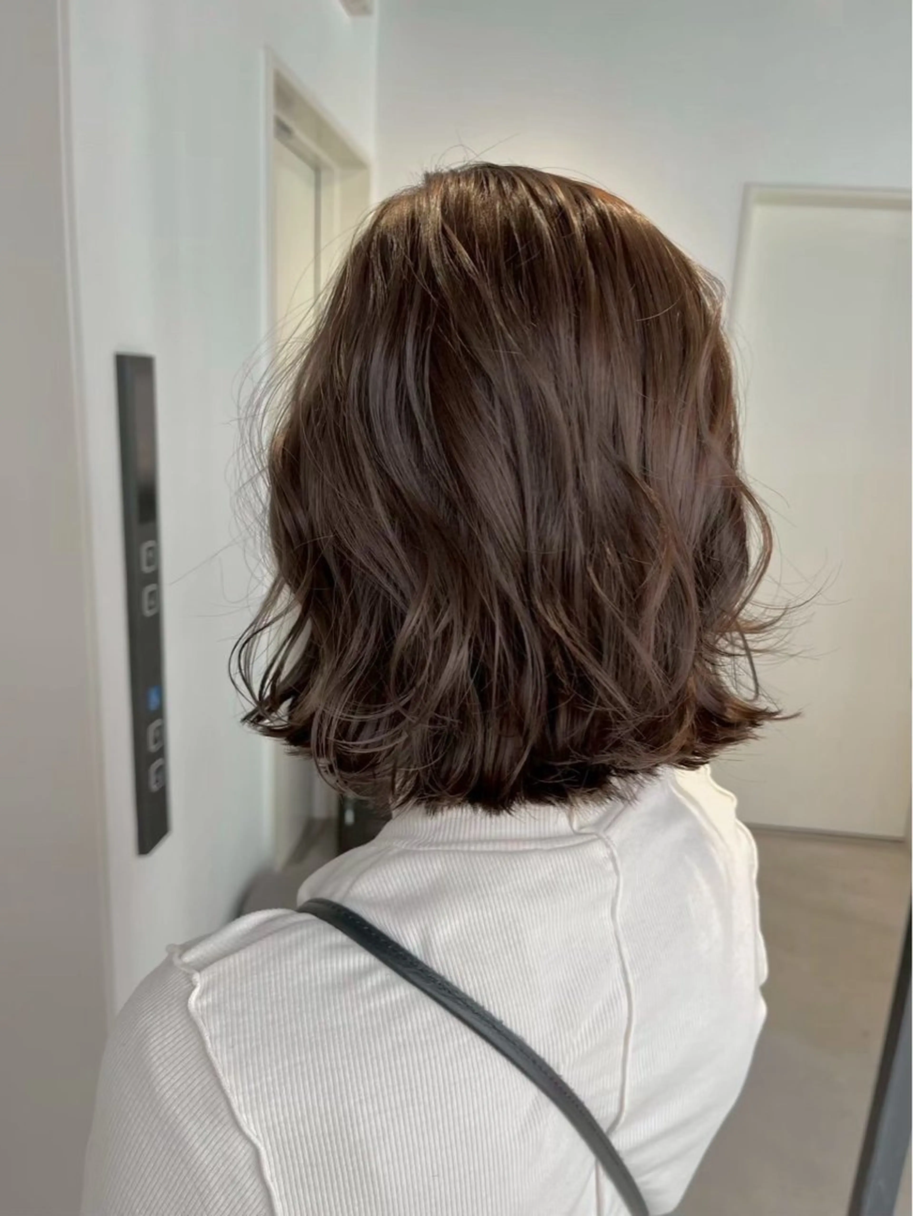 ミディアム カラー ダブルカラー ハイトーンカラー ボブ 顔周りカット 髪質改善 カット ヘアカラー RISE SWELL momoneのヘアスタイル