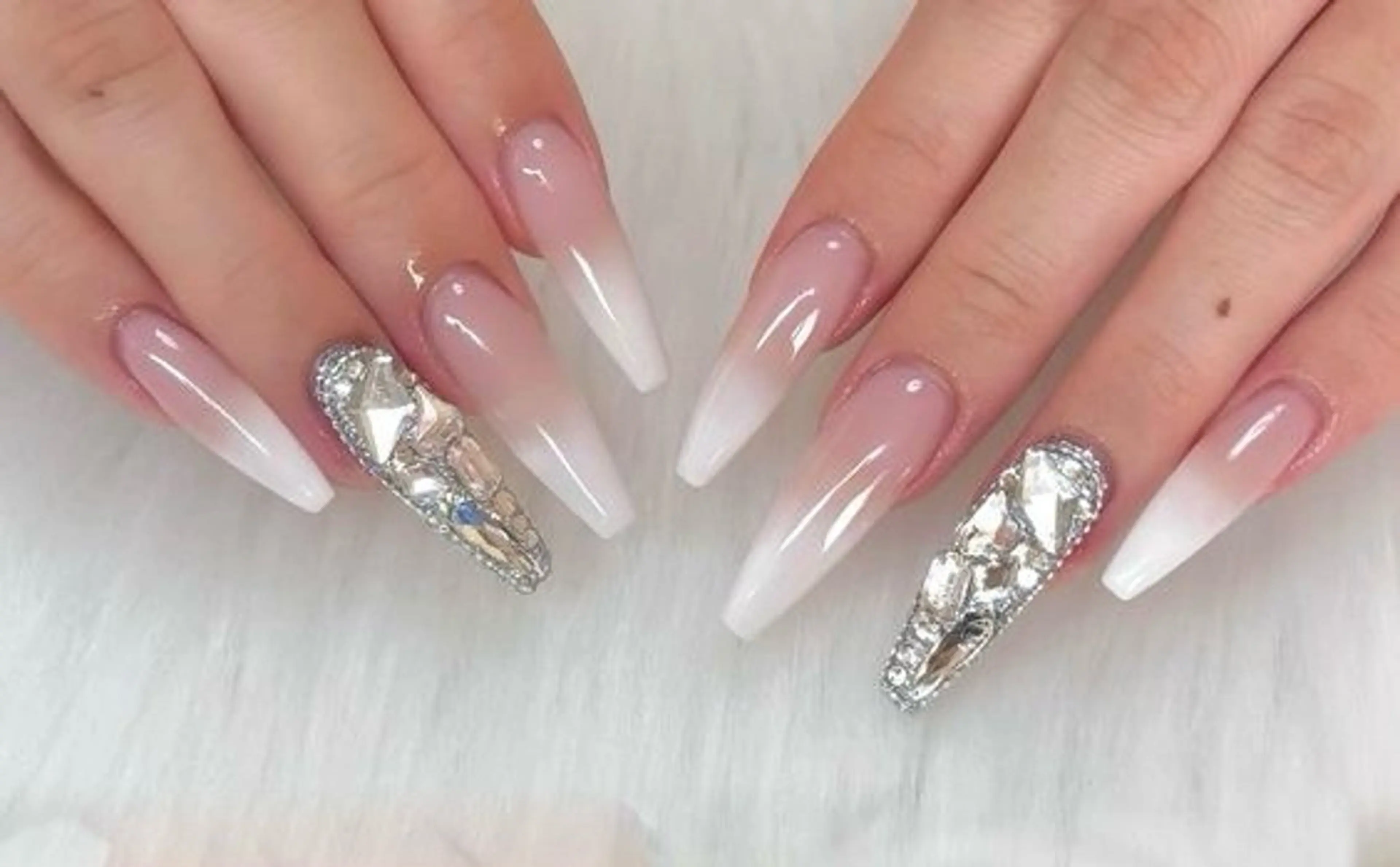 ネイル ハンドネイル Mivie🩷 Nailのネイルデザイン