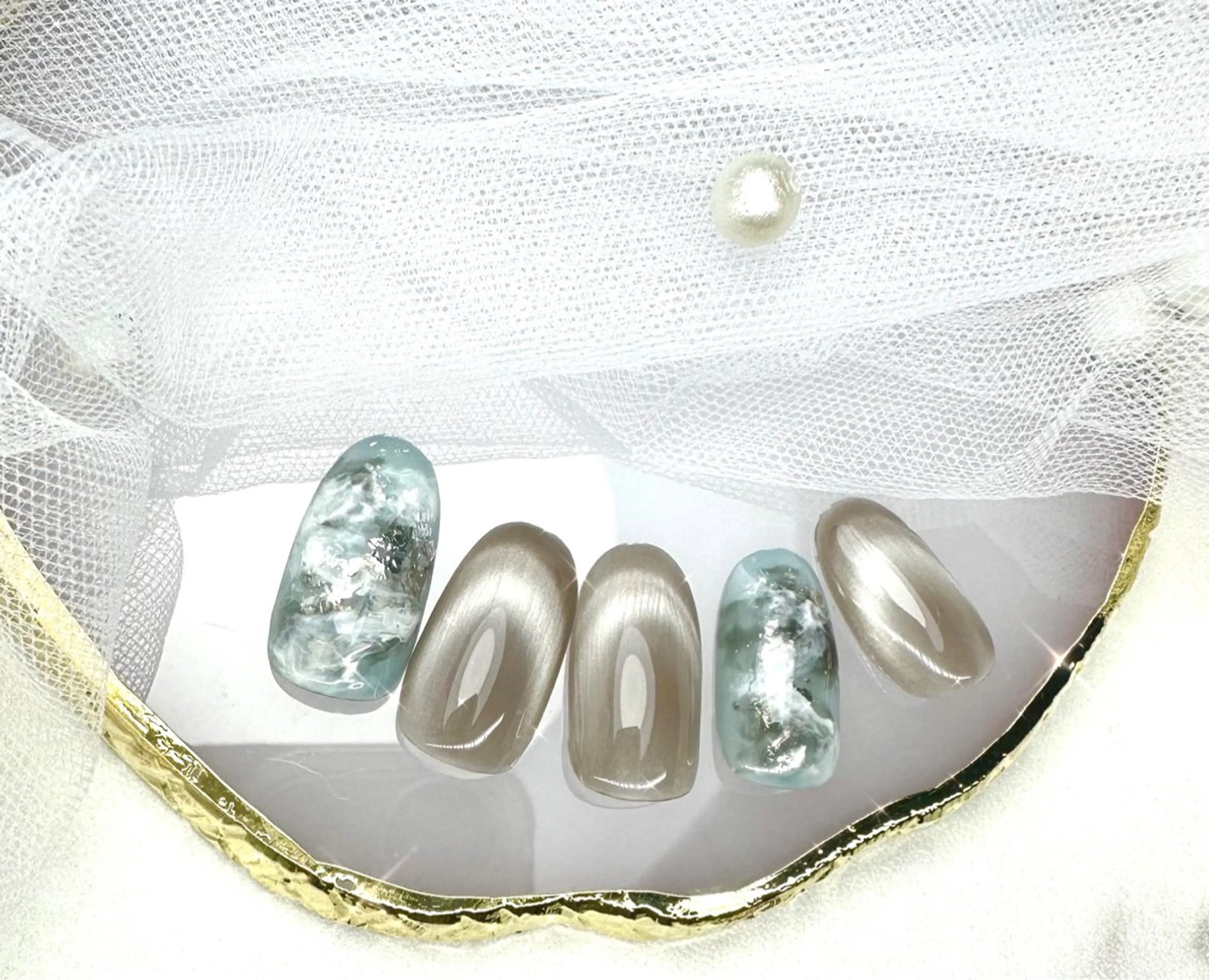 ネイル フレンチネイル マグネットネイル マグネットフレンチ ニュアンスネイル Nailist Erikaのネイルデザイン