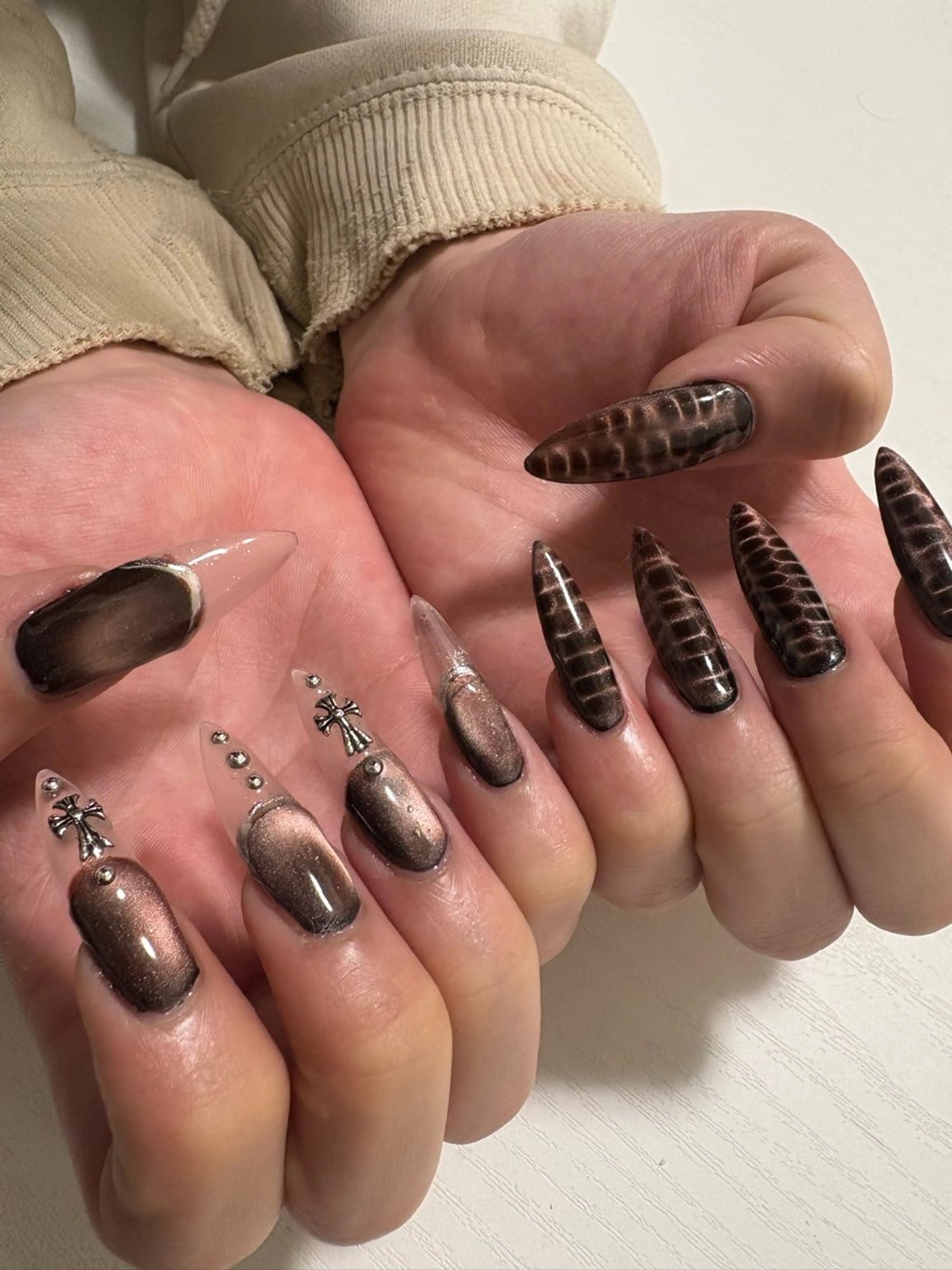 ネイル クリアネイル ロングネイル マグネットネイル メンズネイル ハンドネイル 33nail✴️栄 スミレ❇️Gel-xのネイルデザイン