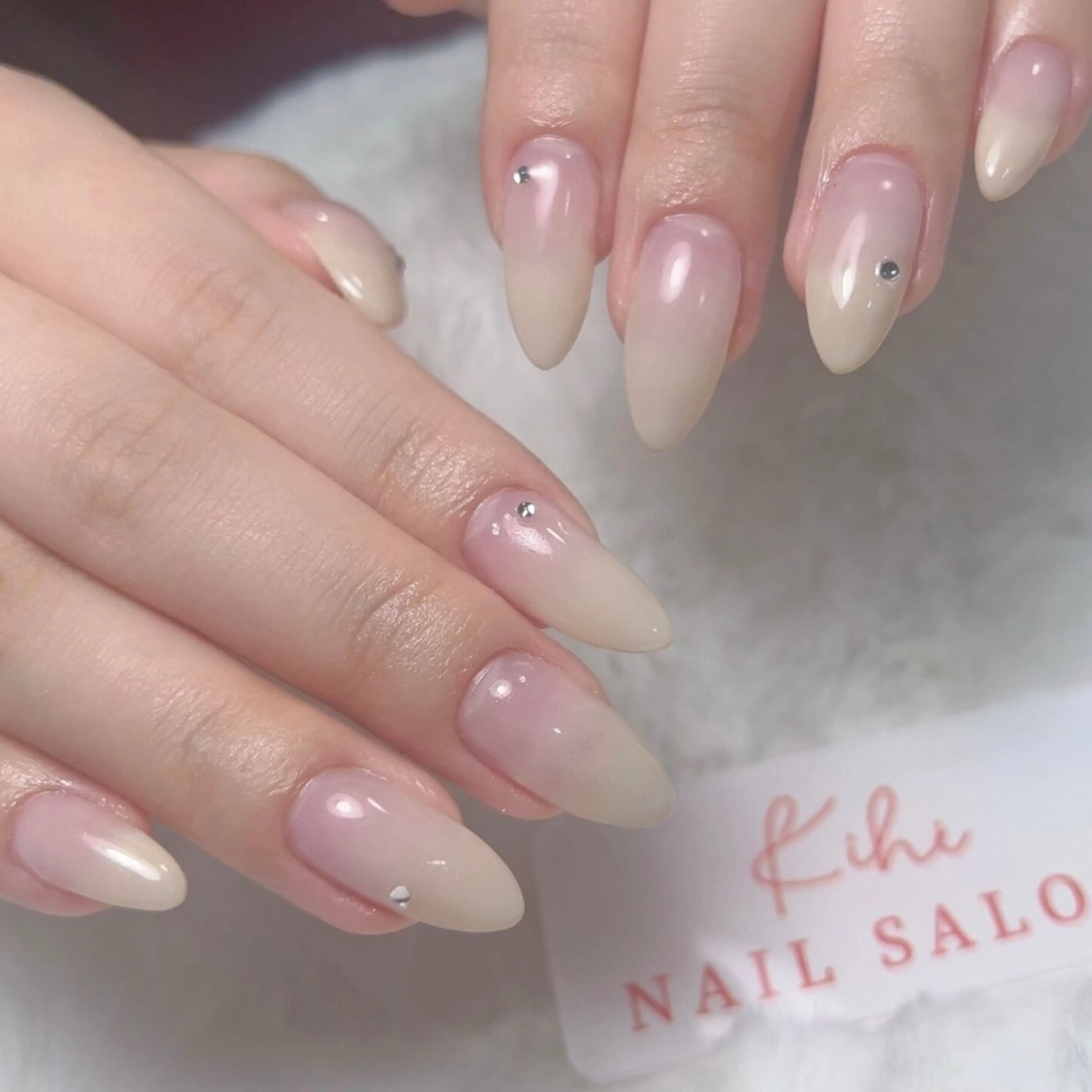 ネイル アートネイル フレンチネイル ジェルネイル グラデーション 韓国ネイル ハンドネイル 久保田 マリコのネイルデザイン