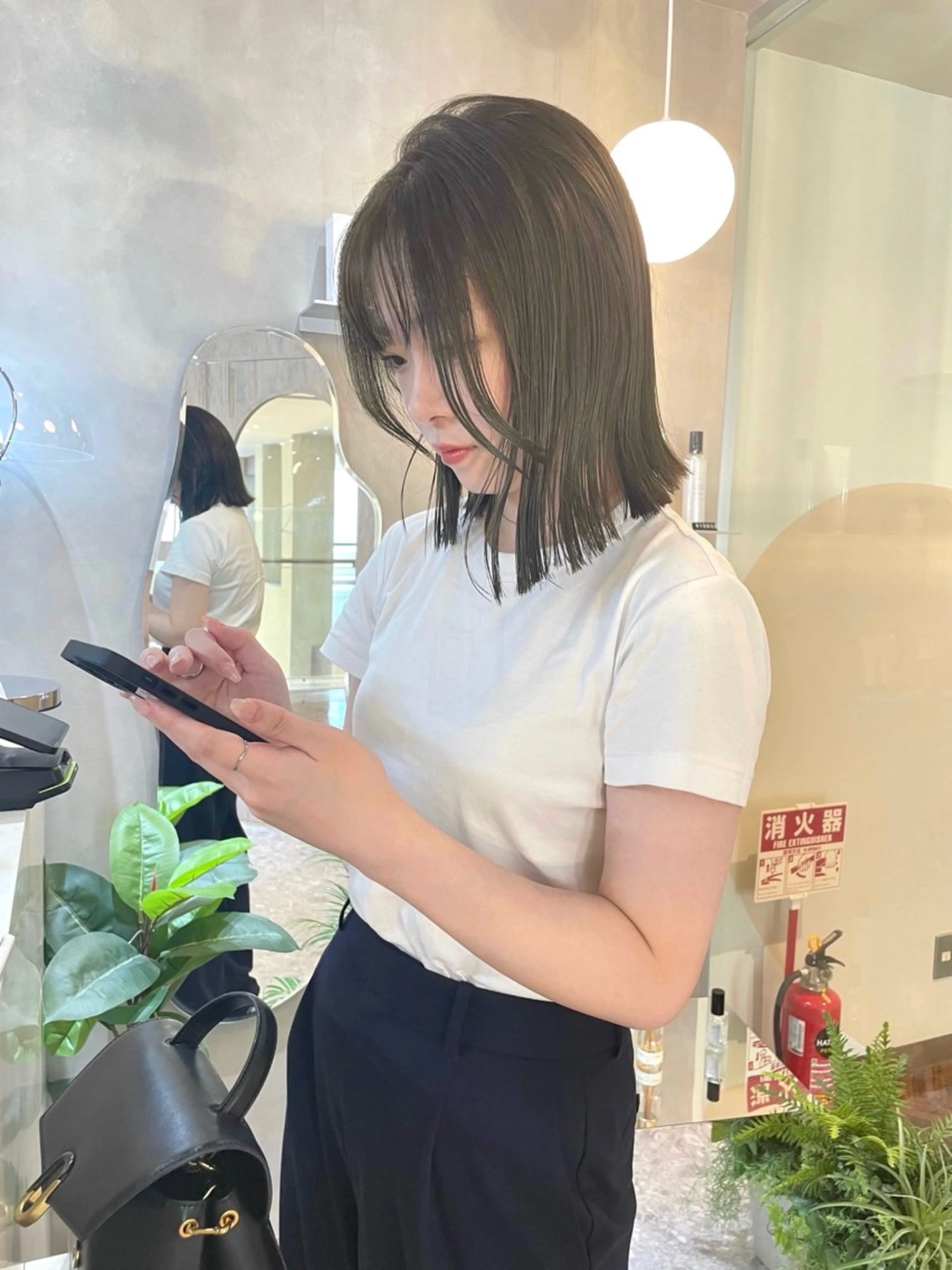 ミディアム カット ヘアカラー トリートメント ボブ/透明感カラー/ 赤み消し/髪質改善のヘアスタイル