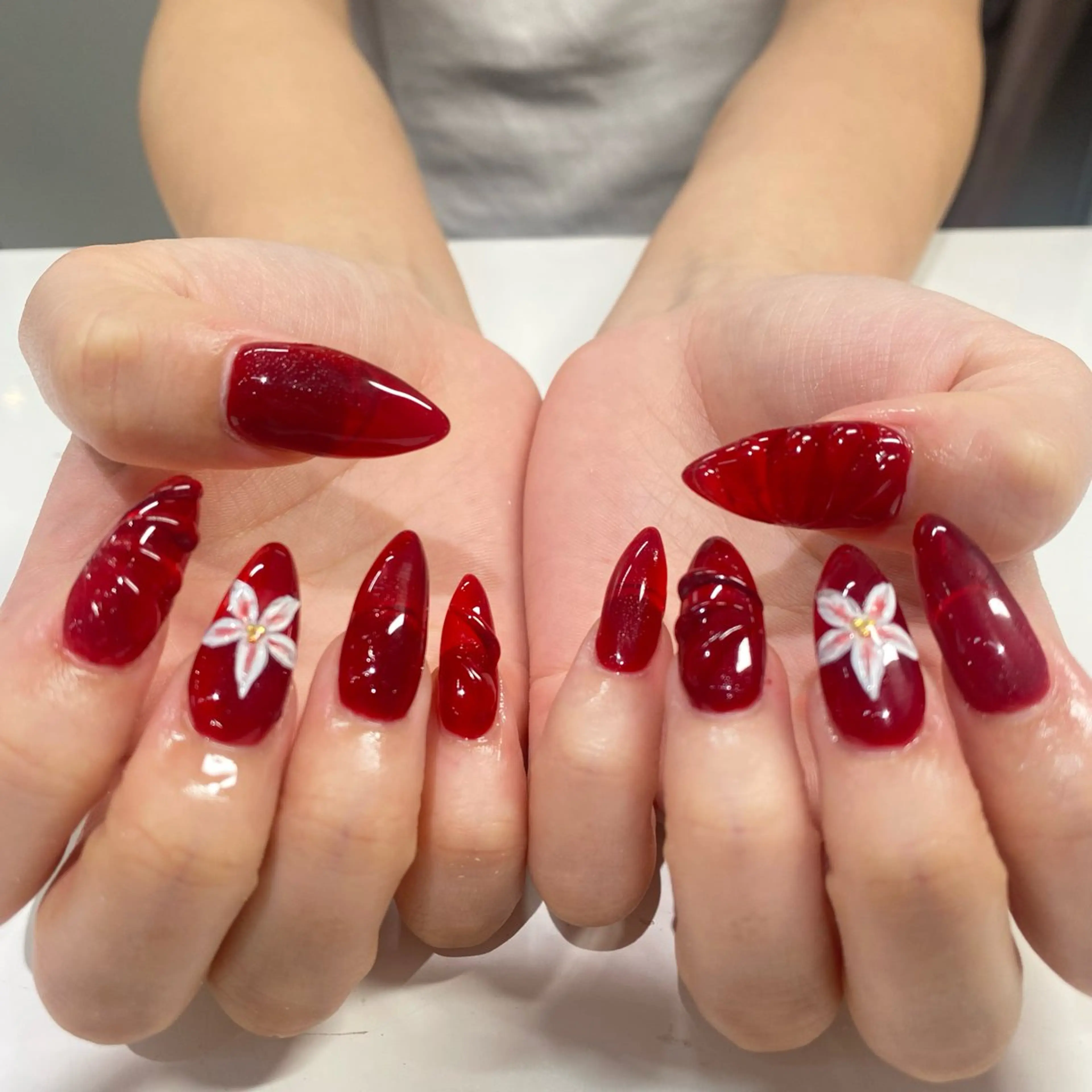 ネイル 赤色 ハンドネイル yuuka/池袋 🐾WOLTOKYOのネイルデザイン