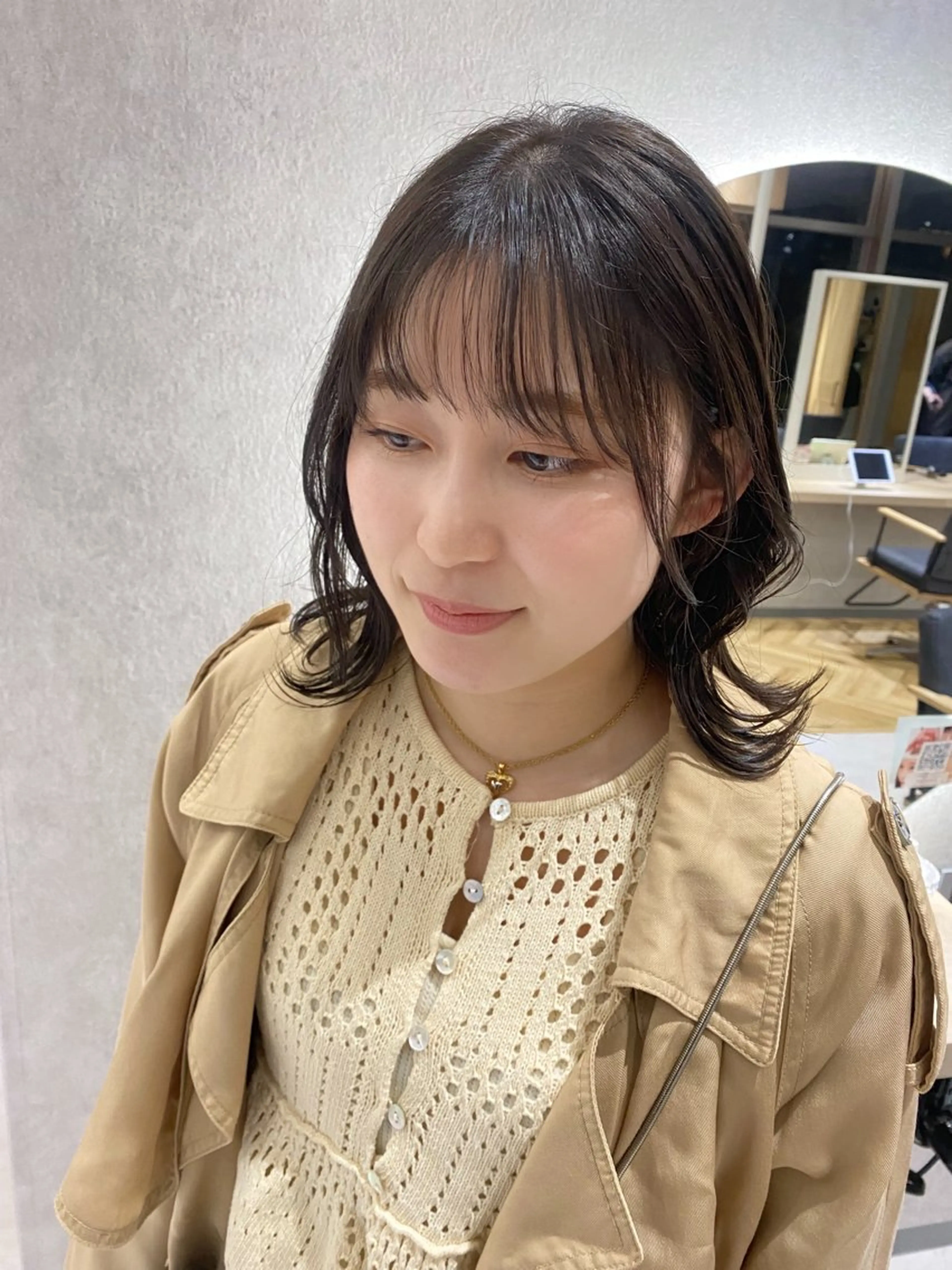 ミディアム カラー グレージュ 顔周りカット カット ヘアカラー トリートメント 透明感カラー ボブ ミディアム 齊木勇人のヘアスタイル