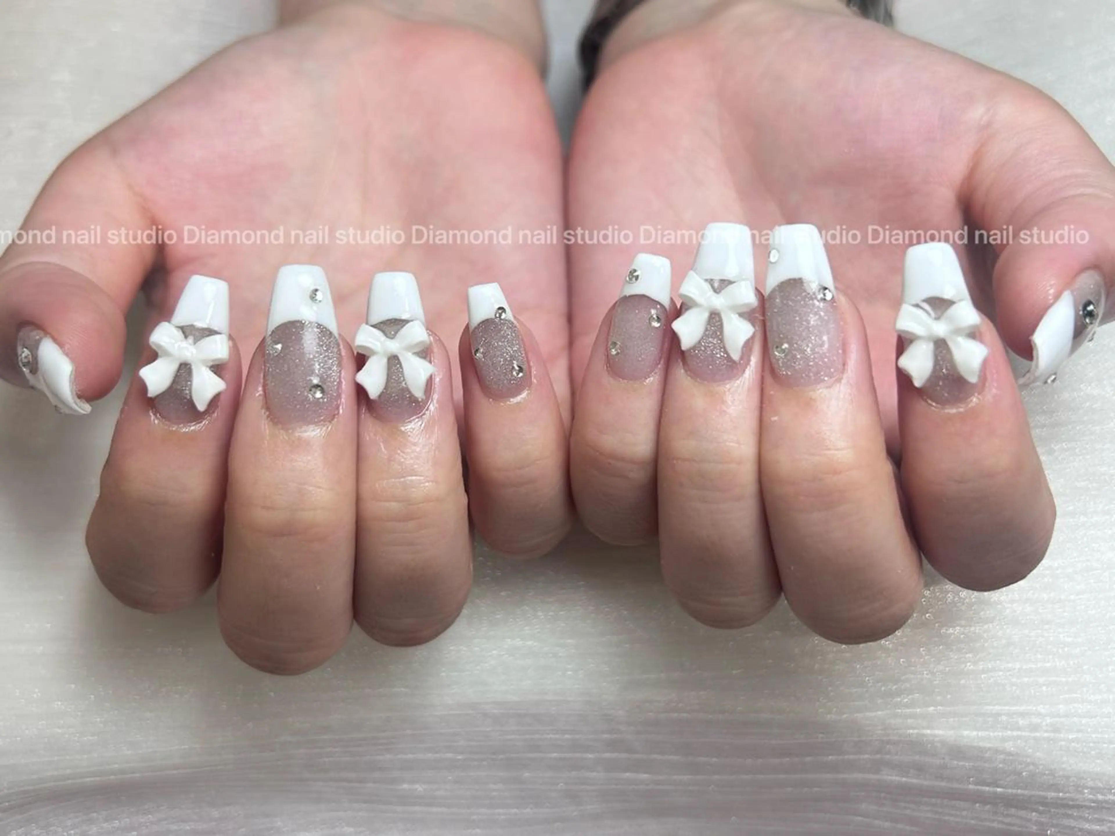 ネイル アートネイル オーロラネイル ガーリー キラキラネイル マグネットネイル ハンドネイル DIAMOND 💦のネイルデザイン
