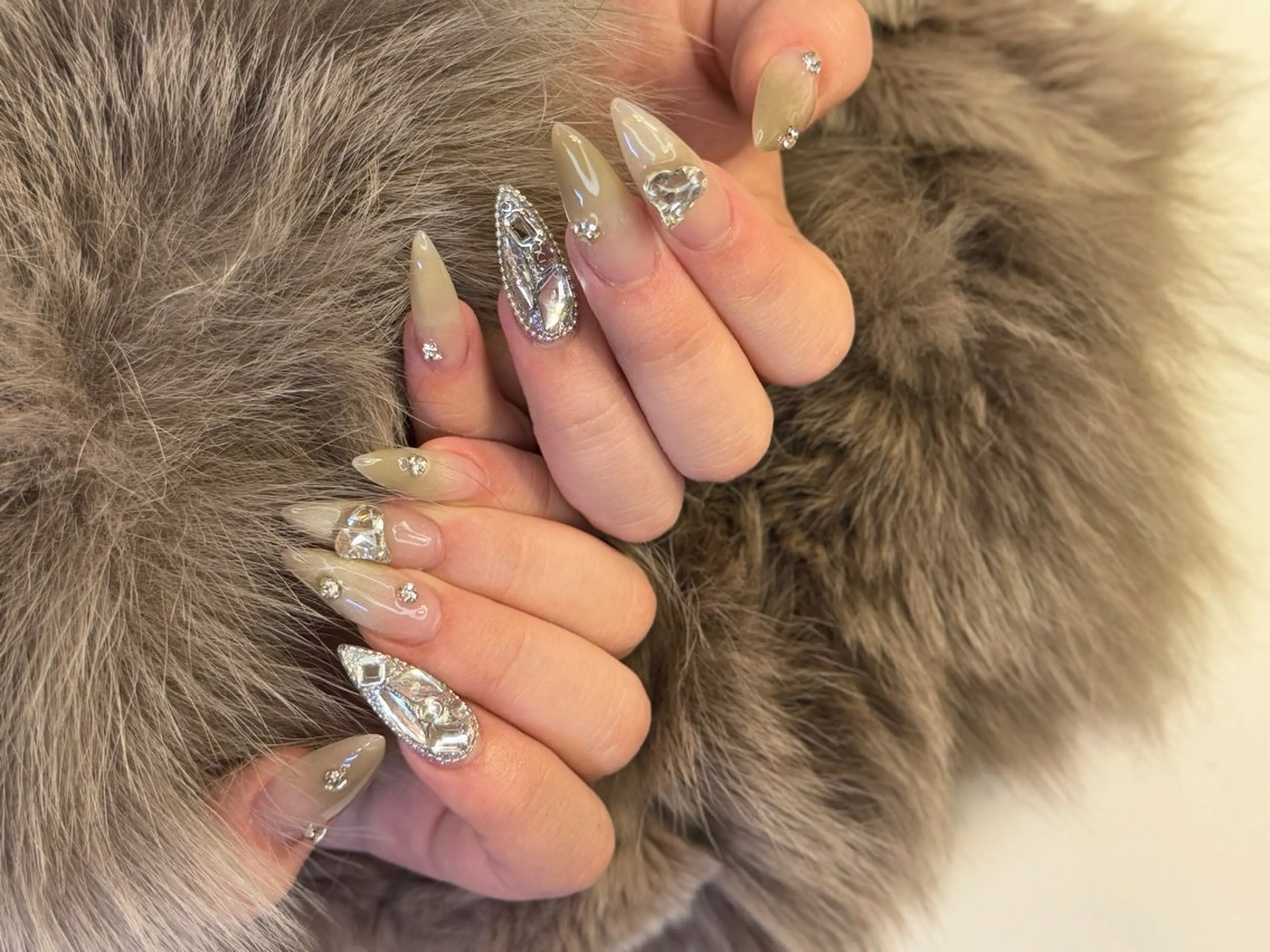 ネイル ネイルサロンエーナイン東雁来店所属・ナカガワ ユラのネイルデザイン