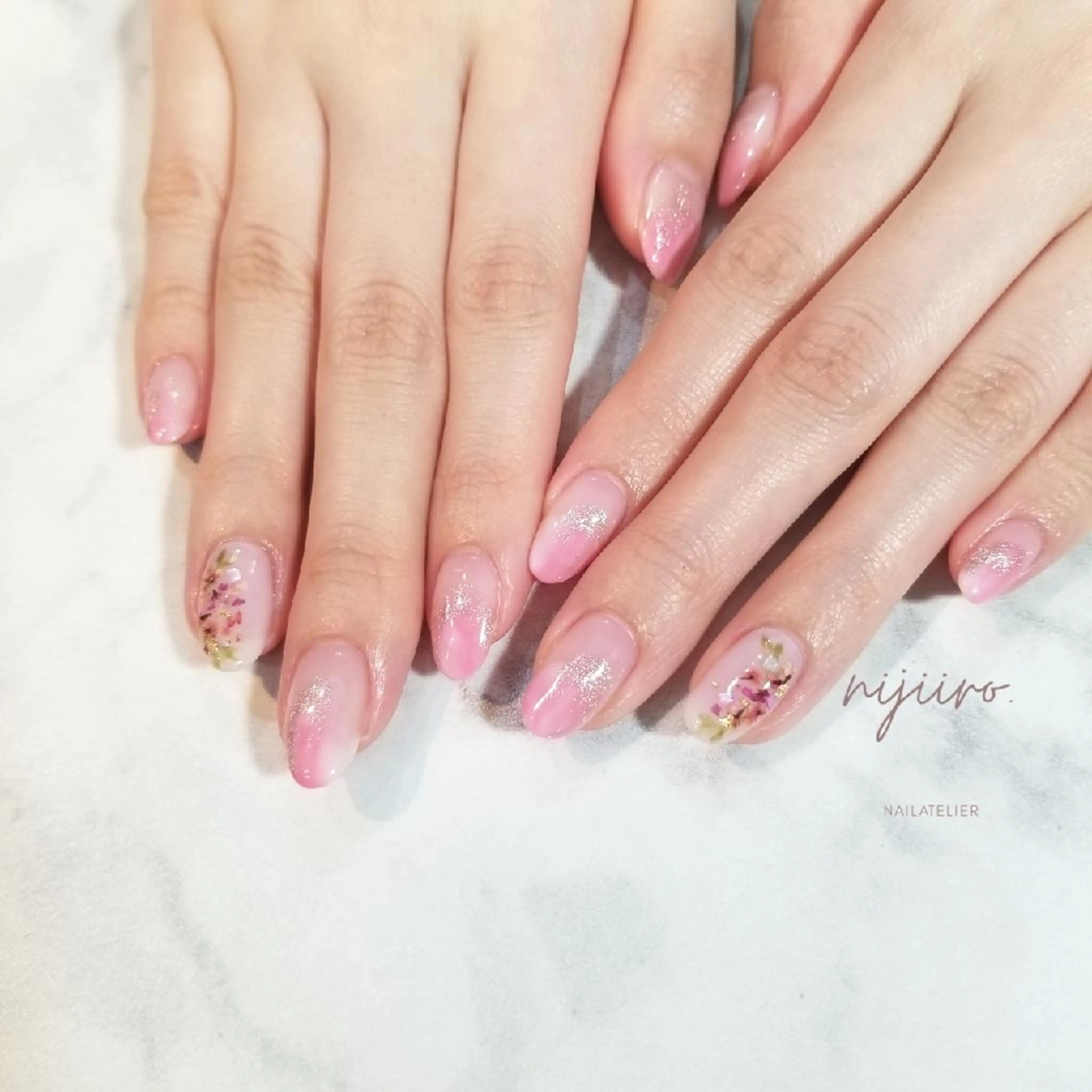 ネイル ハンドネイル nailatelier nijiiro.所属・nijiiro🌈 サトウのネイルデザイン