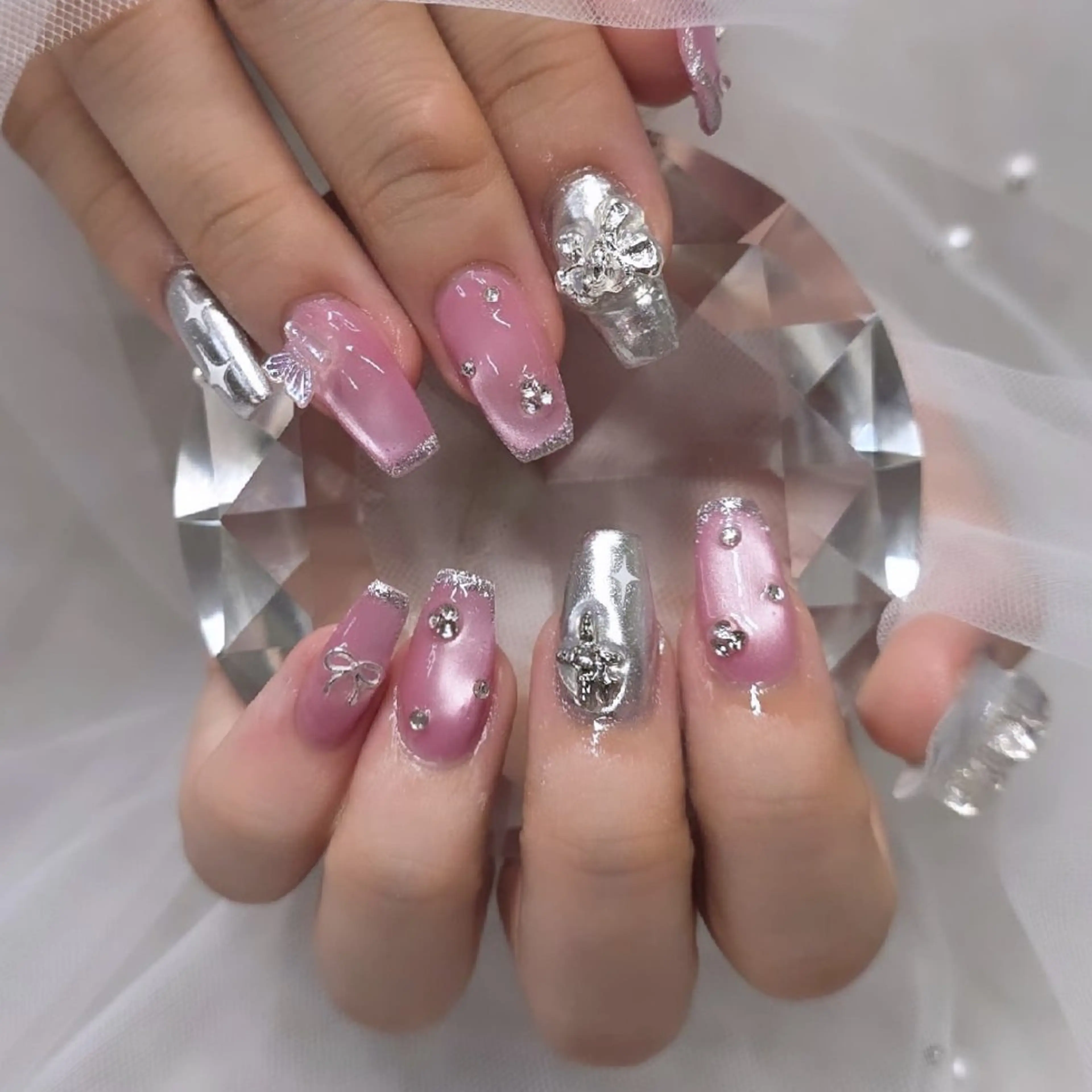 ネイル マグネットネイル ミラーネイル ミラーマグ nailsalon glow sayaのネイルデザイン