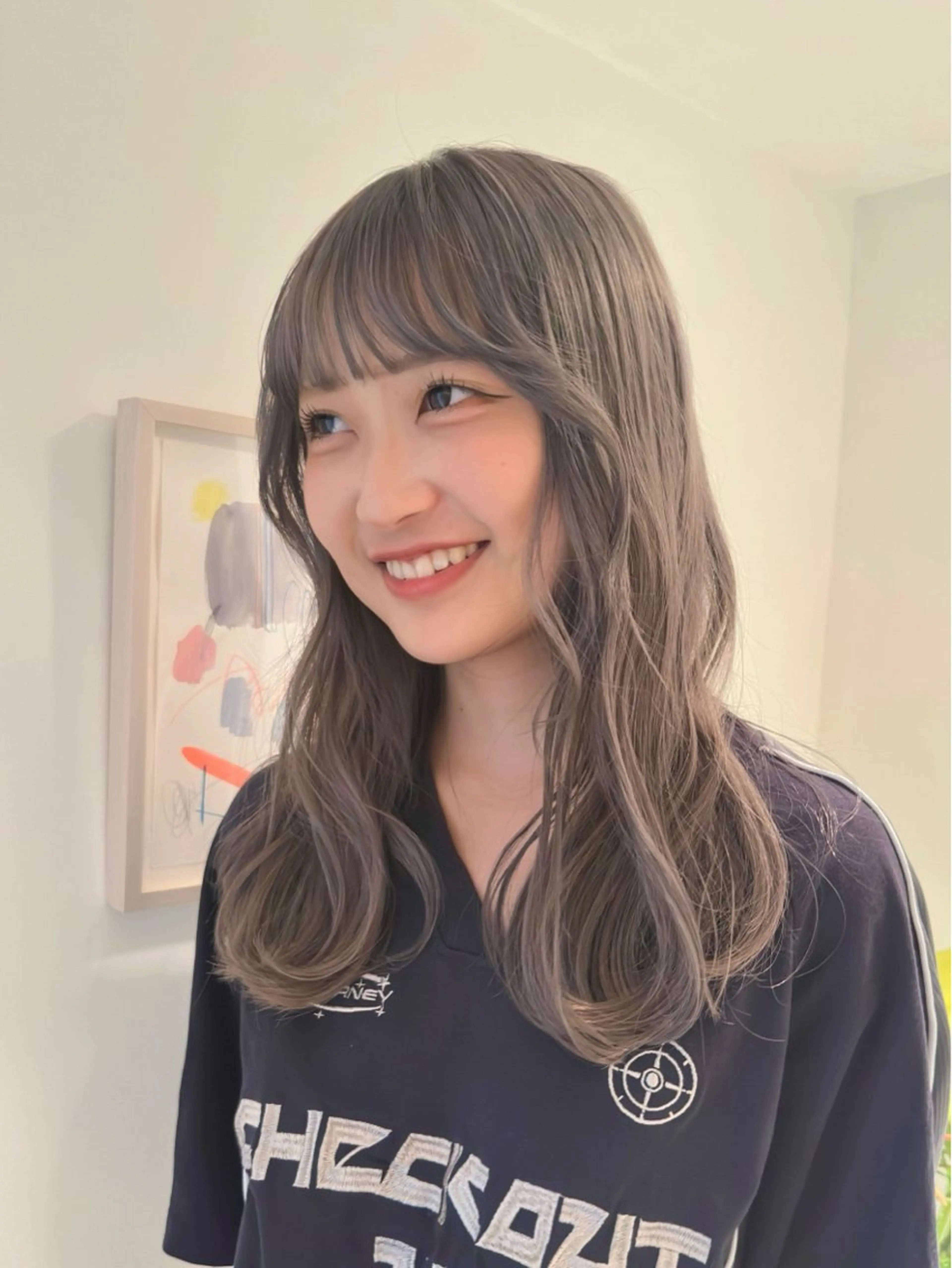 ロング カラー グレージュ 磯　亜由香🌼 ブリーチ/ボブカットのヘアスタイル