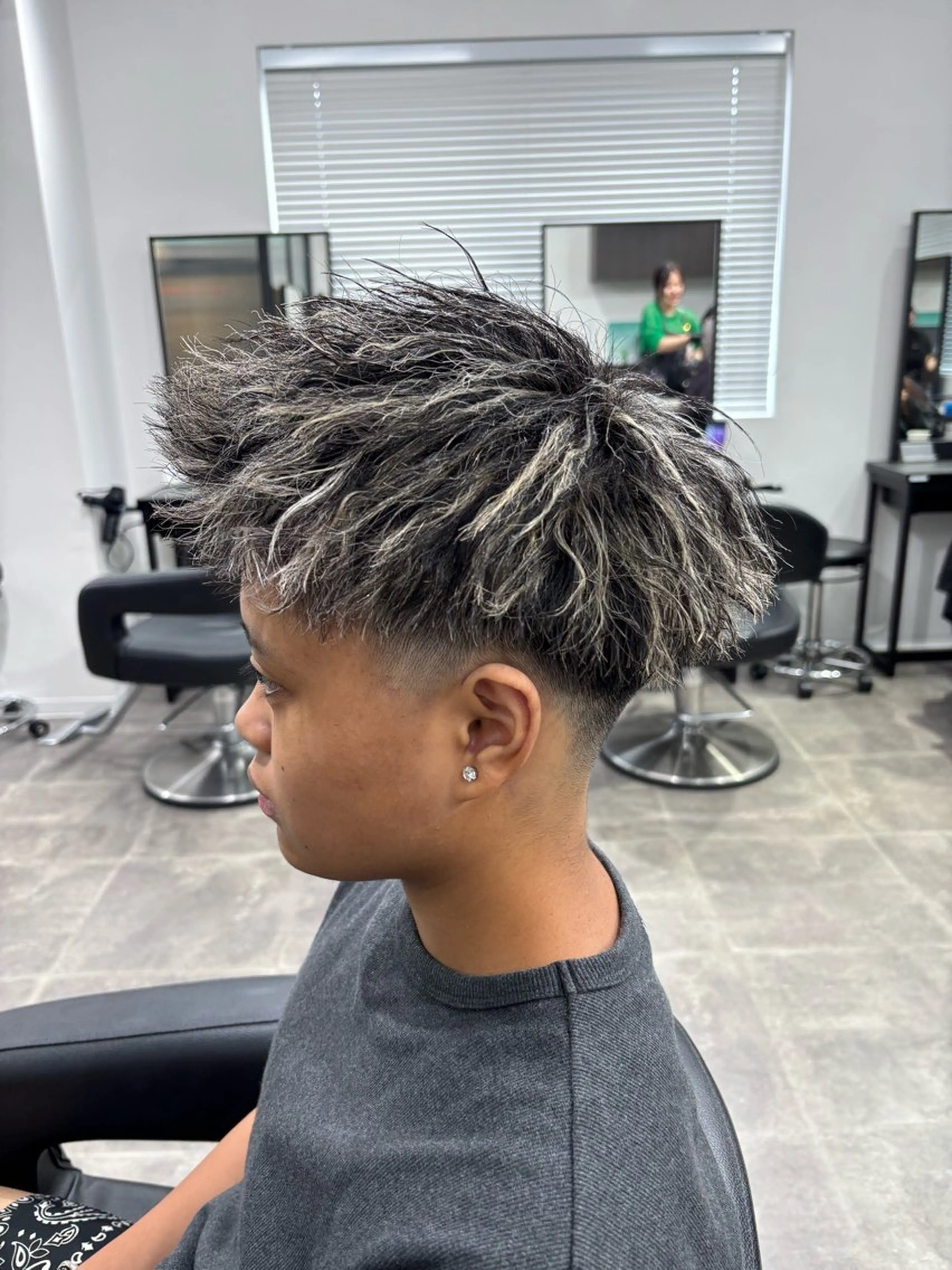 メンズ カット ヘアカラー パーマ フェザーパーマ職人 🪽yutoのヘアスタイル