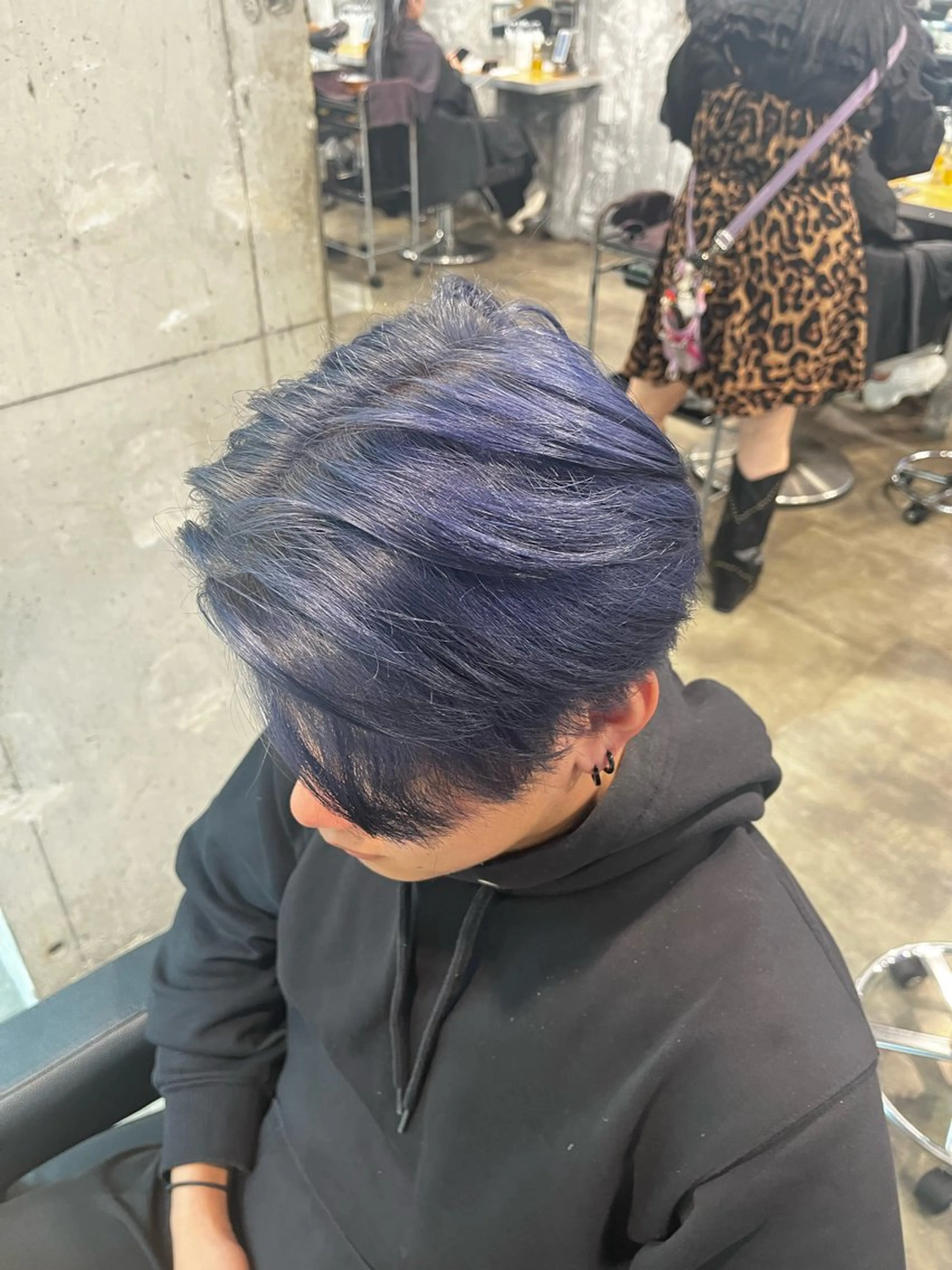 ロング カラー メンズ ヘアカラー ハイトーンカラー 🦄レイヤーカットのヘアスタイル