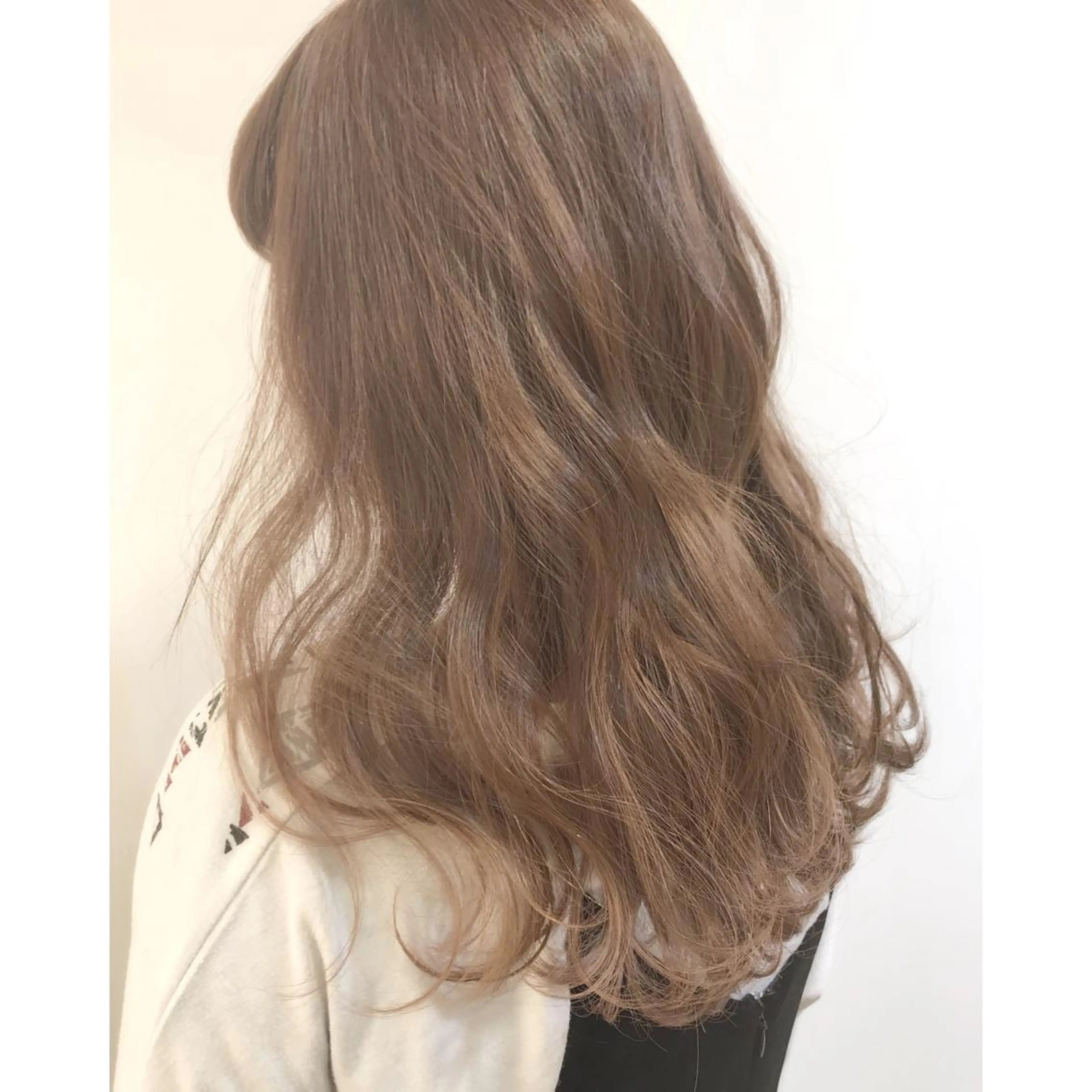 ロング カラー ヘアアレンジ ピンクカラー シアーベージュニスト 🥣大石亜里紗のヘアスタイル