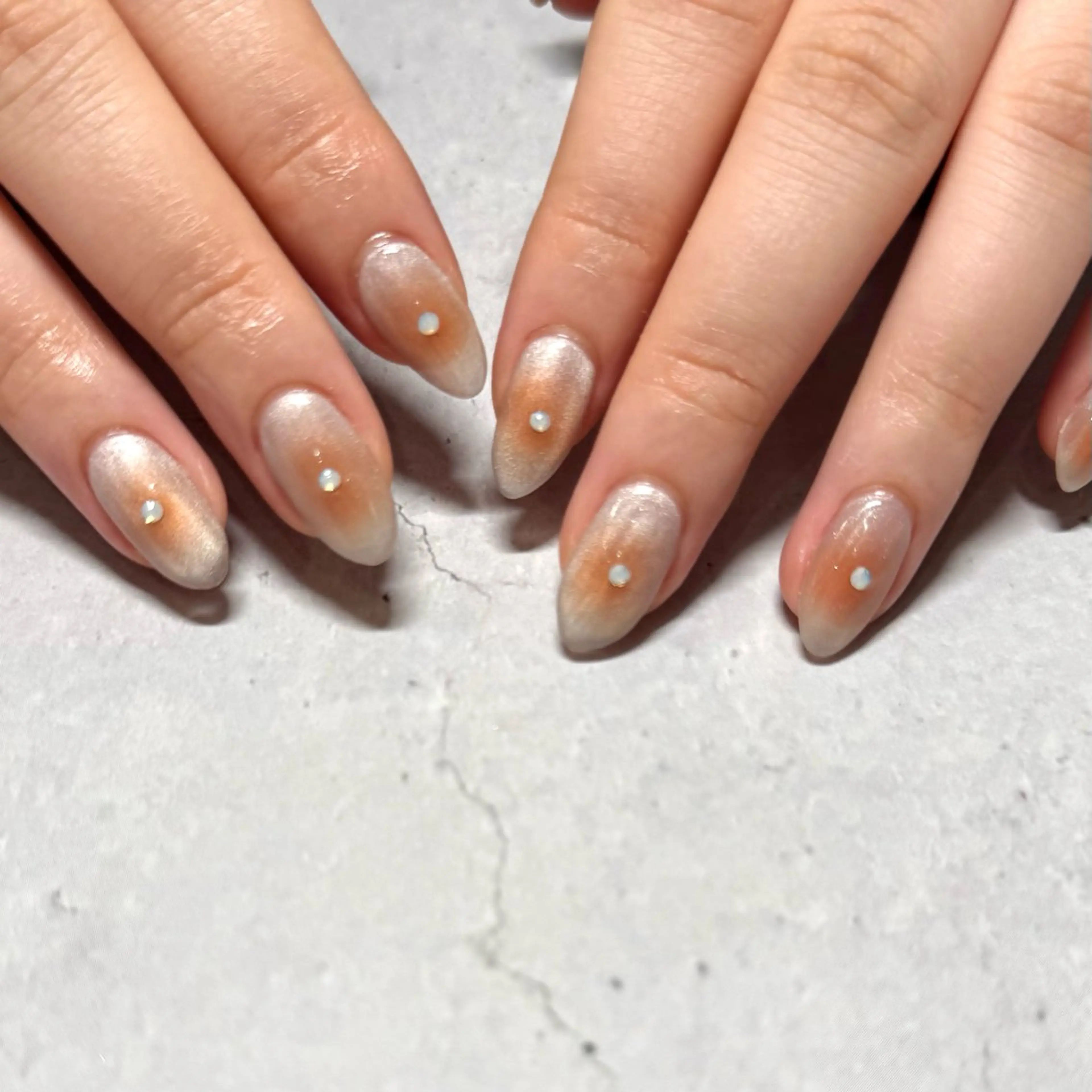 ネイル ハンドネイル chika .のネイルデザイン