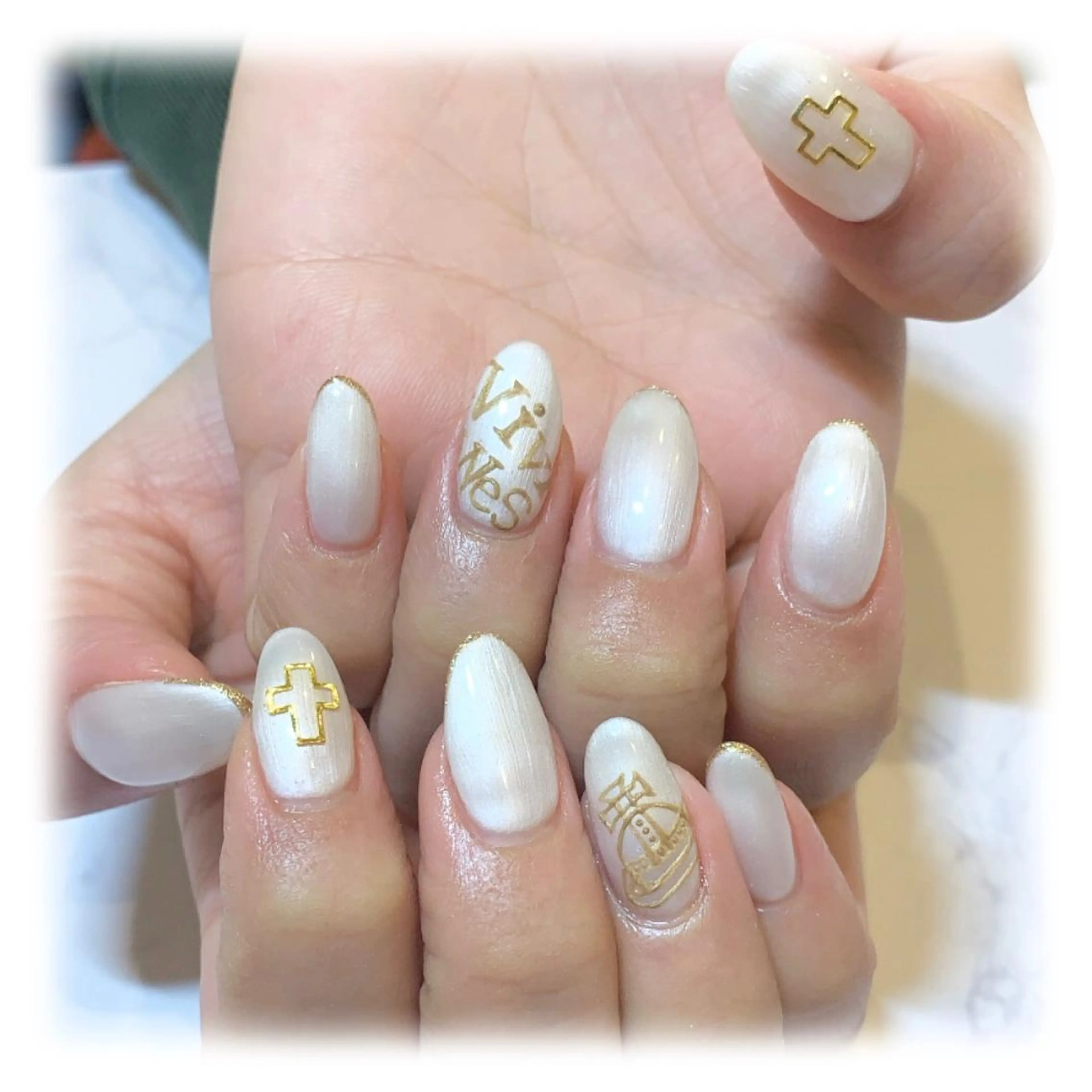 ネイル アートネイル ゴールド ホワイト ui nailのネイルデザイン