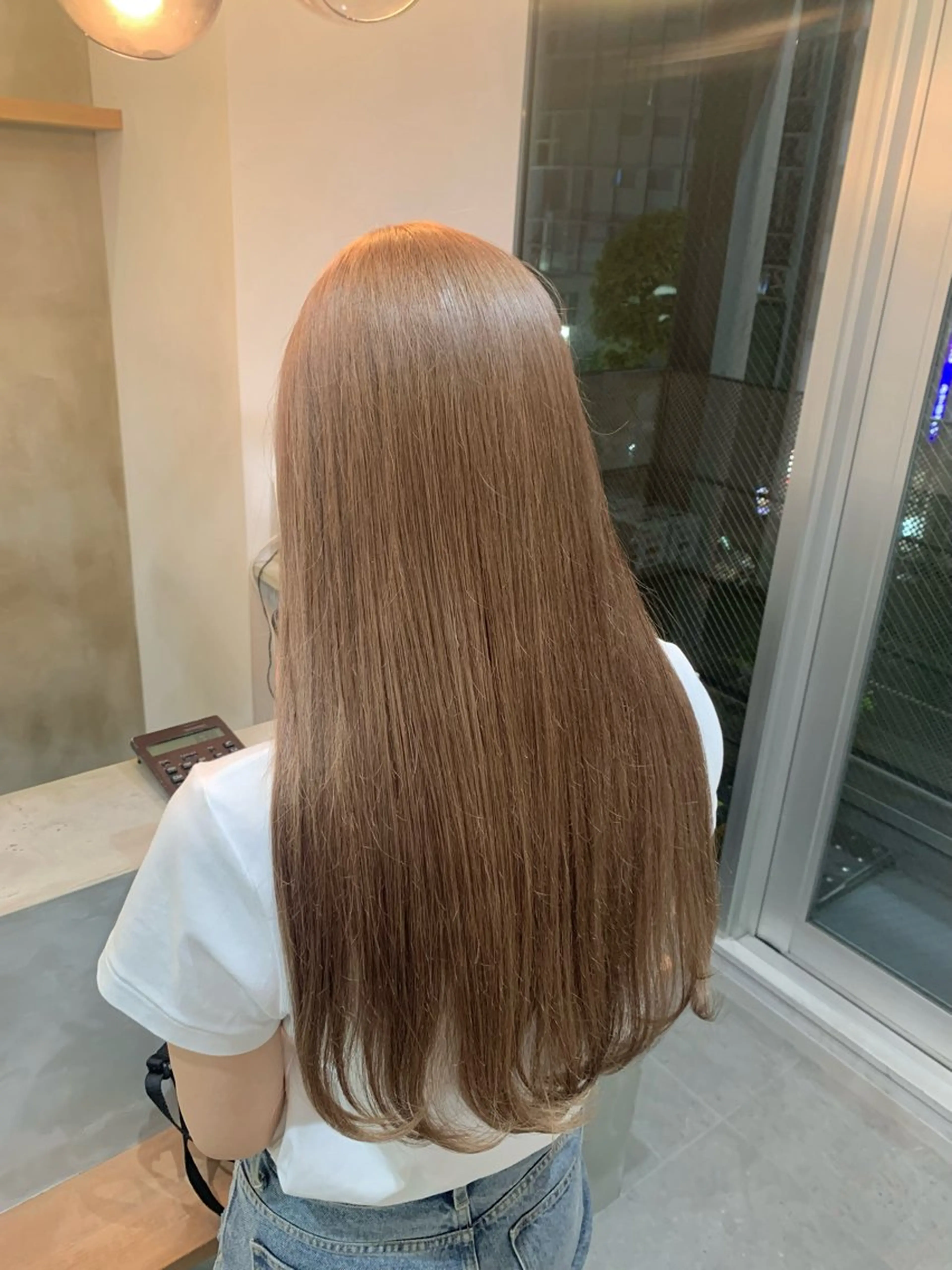 ロング カラー ベージュカラー ミルクティーベージュ カット ヘアカラー トリートメント little 小濱彰太のヘアスタイル