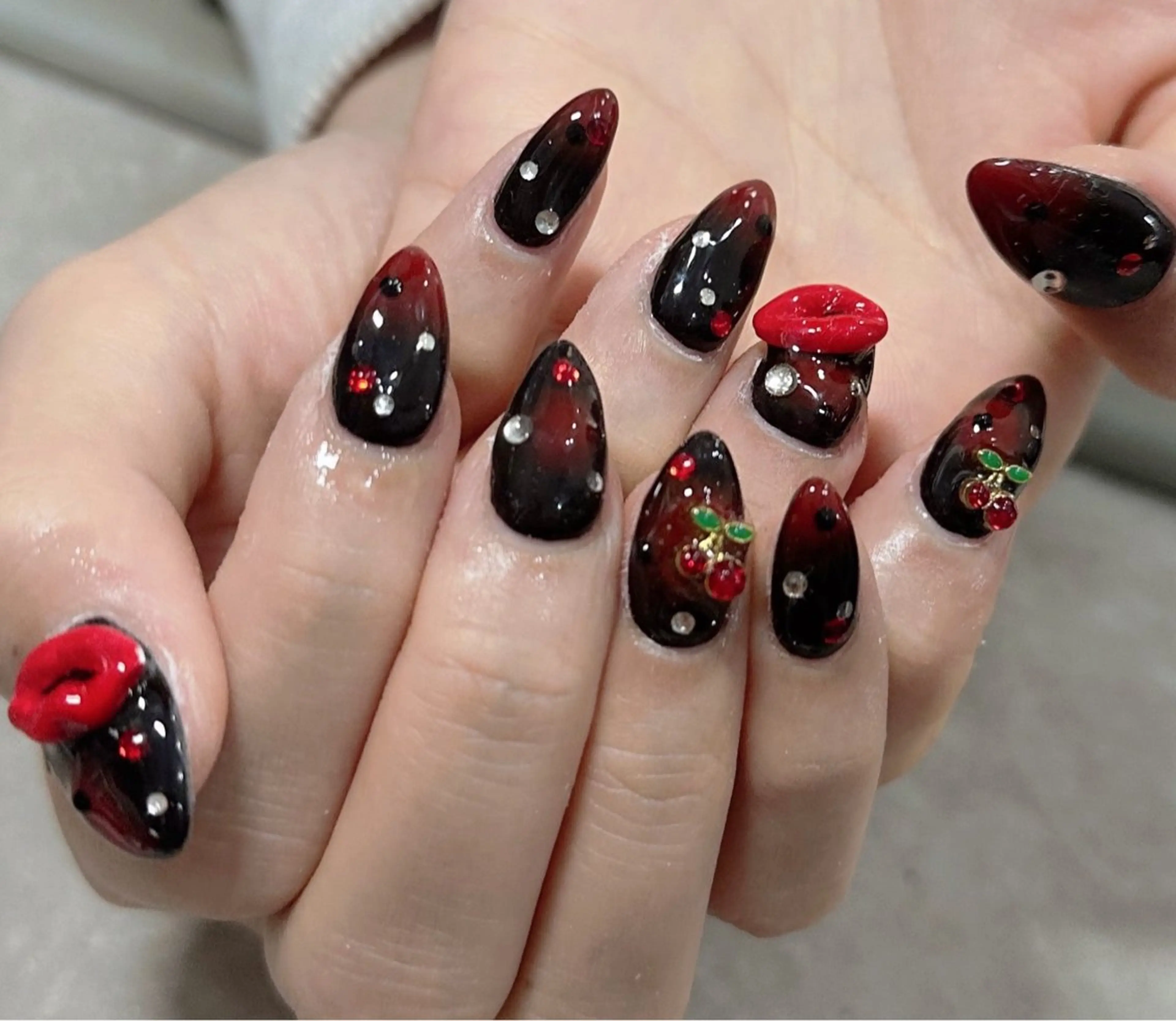 ネイル LAVISH nanamiのネイルデザイン