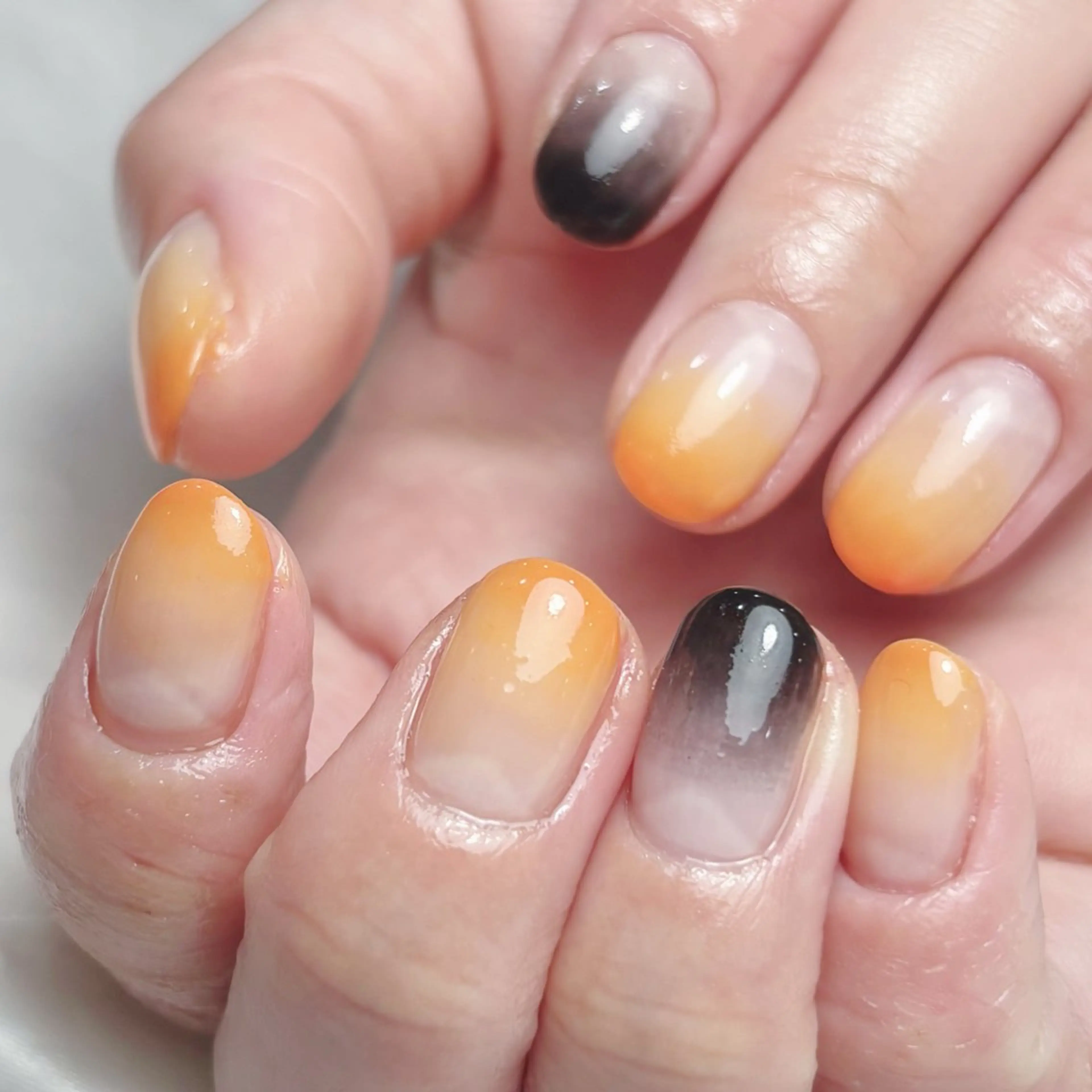 ネイル グラデーション オレンジ Ray nail   WAKA️🫧のネイルデザイン