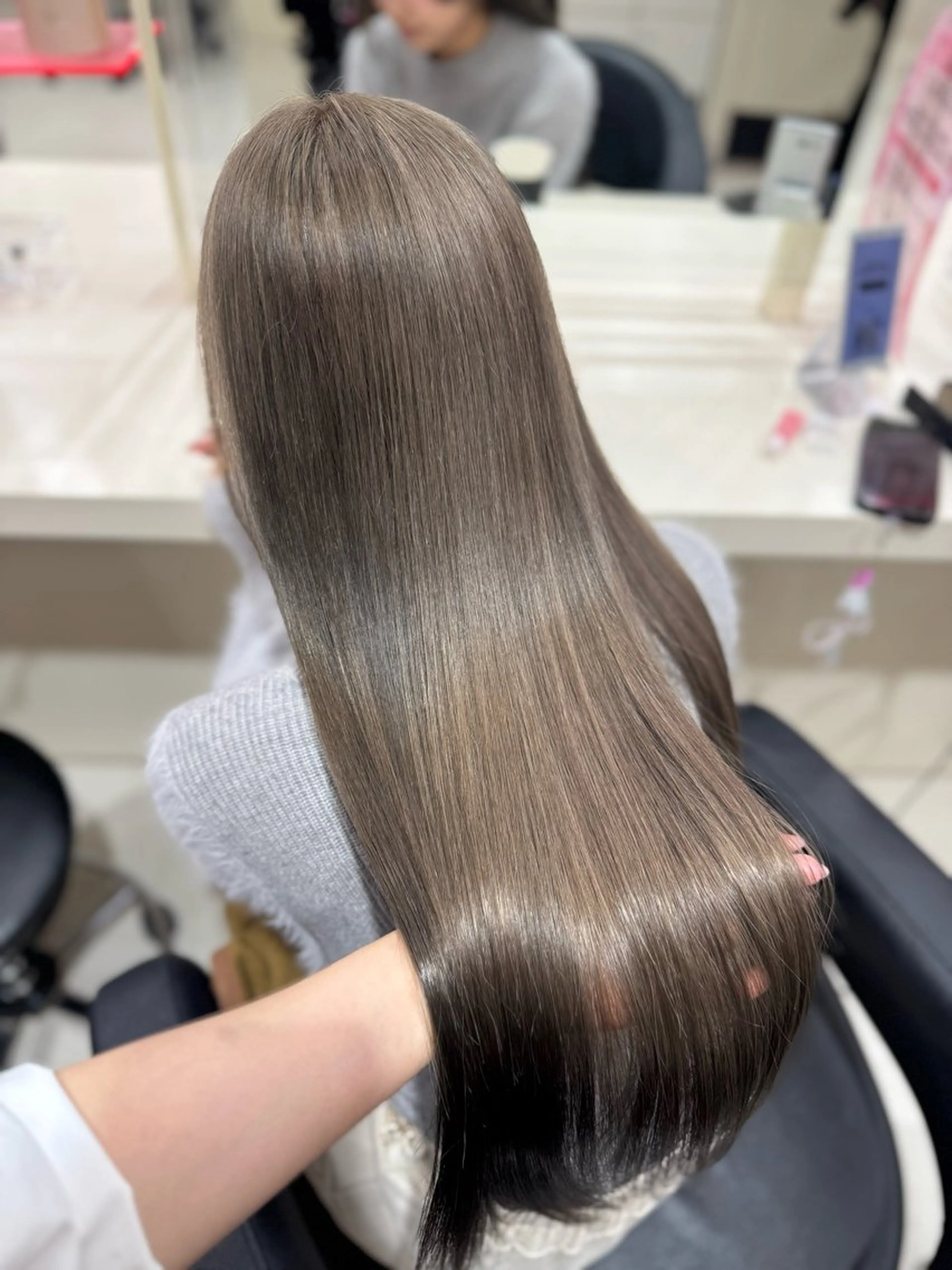 ロング カラー ヘアカラー 🤍韓国大人っぽ ベージュMAI🤍のヘアスタイル