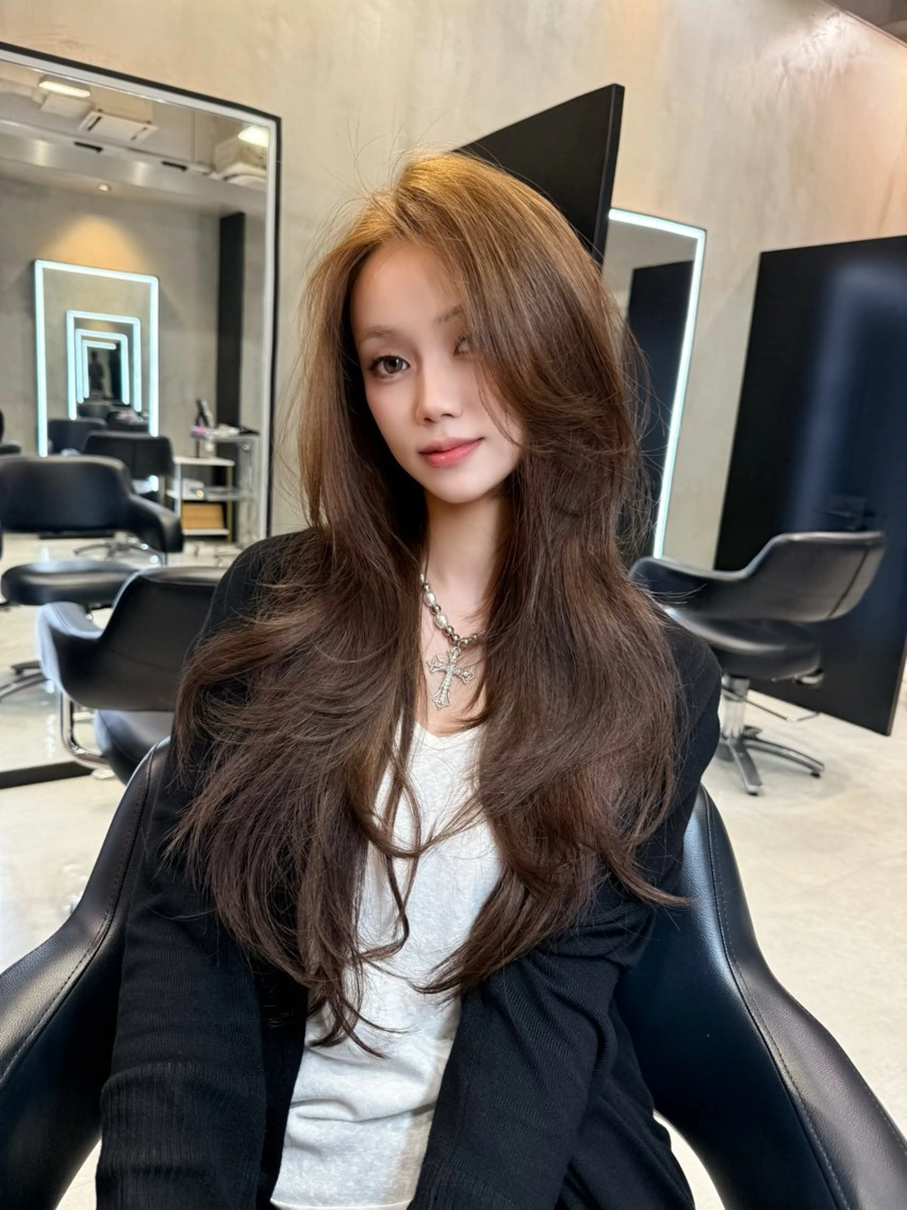 ロング カット ヘアカラー トリートメント 韓国ヘア🇰🇷 YURIYAのヘアスタイル