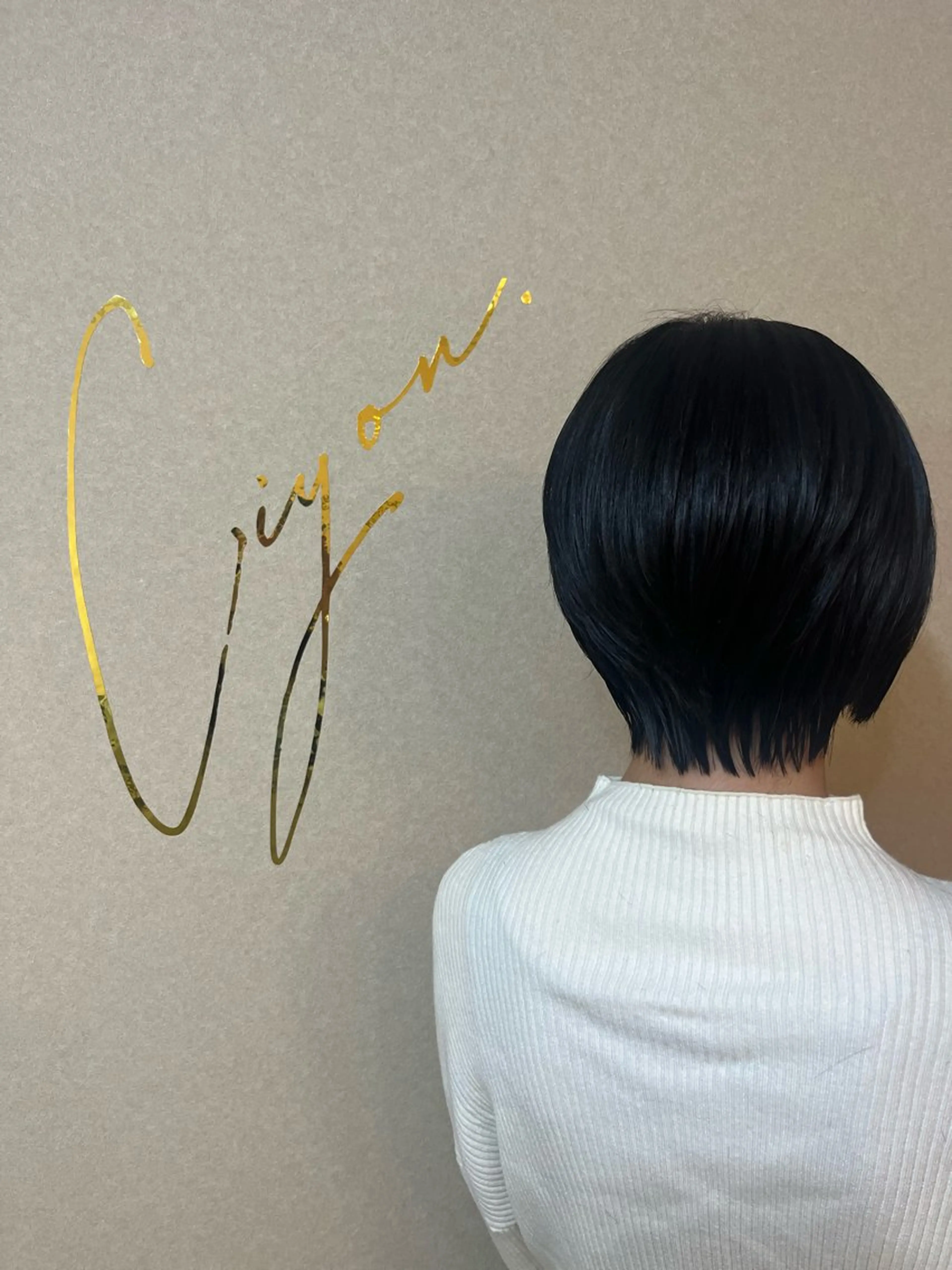 ショート カット 【Ciyon.】 Momokoのヘアスタイル