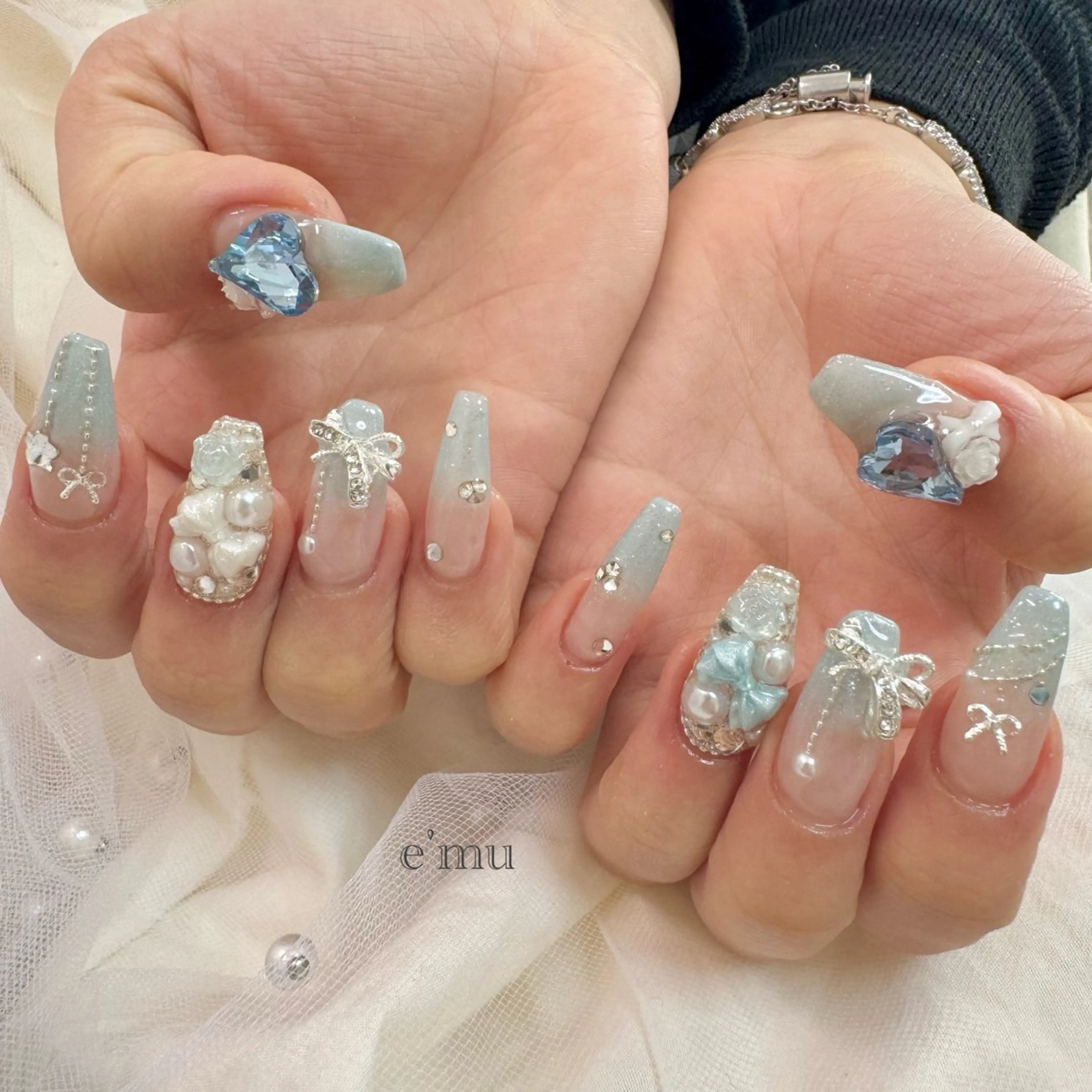 ネイル ガーリー ハンドネイル nail salon e'mu💐のネイルデザイン