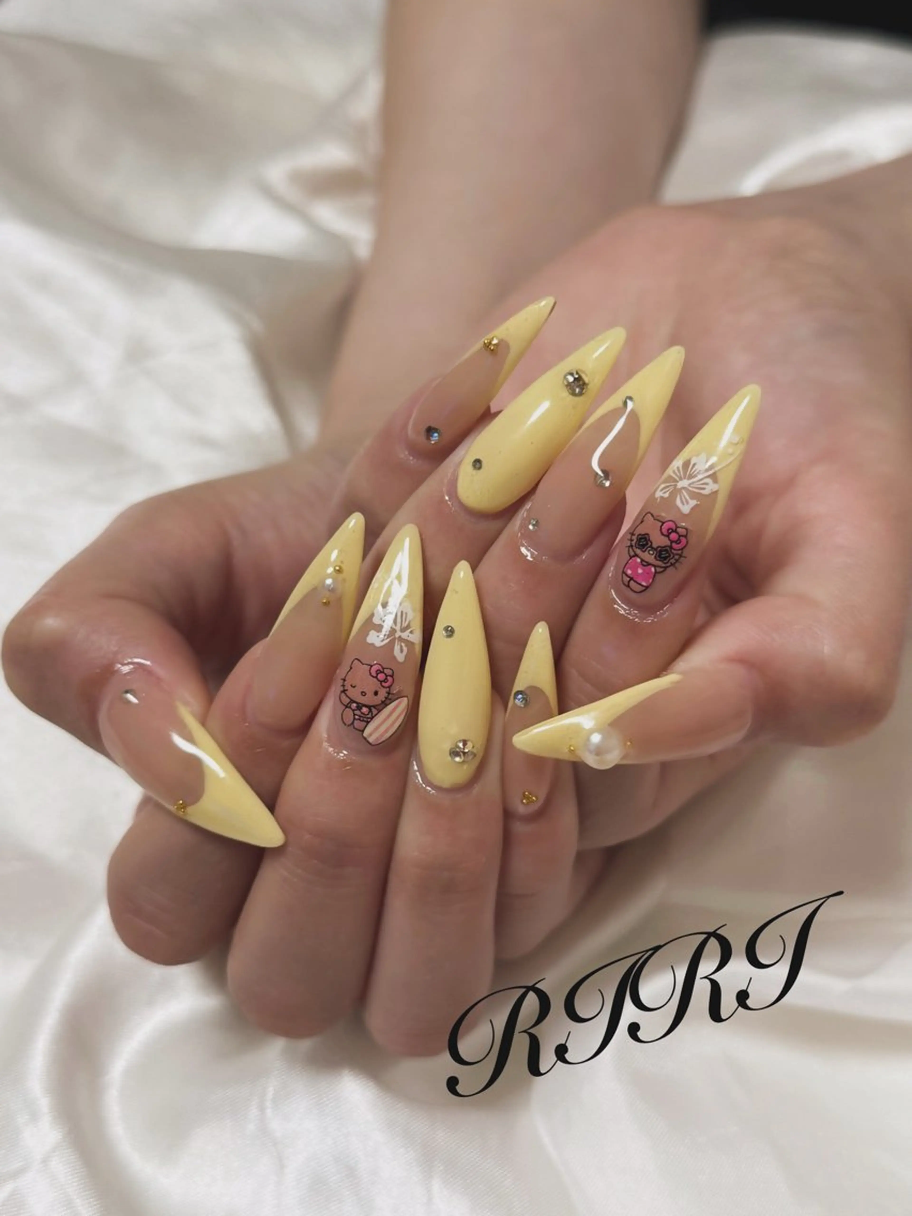 ネイル ジェルネイル ロングネイル スカルプネイル シンプルネイル 夏ネイル ハンドネイル riri オーナーのネイルデザイン