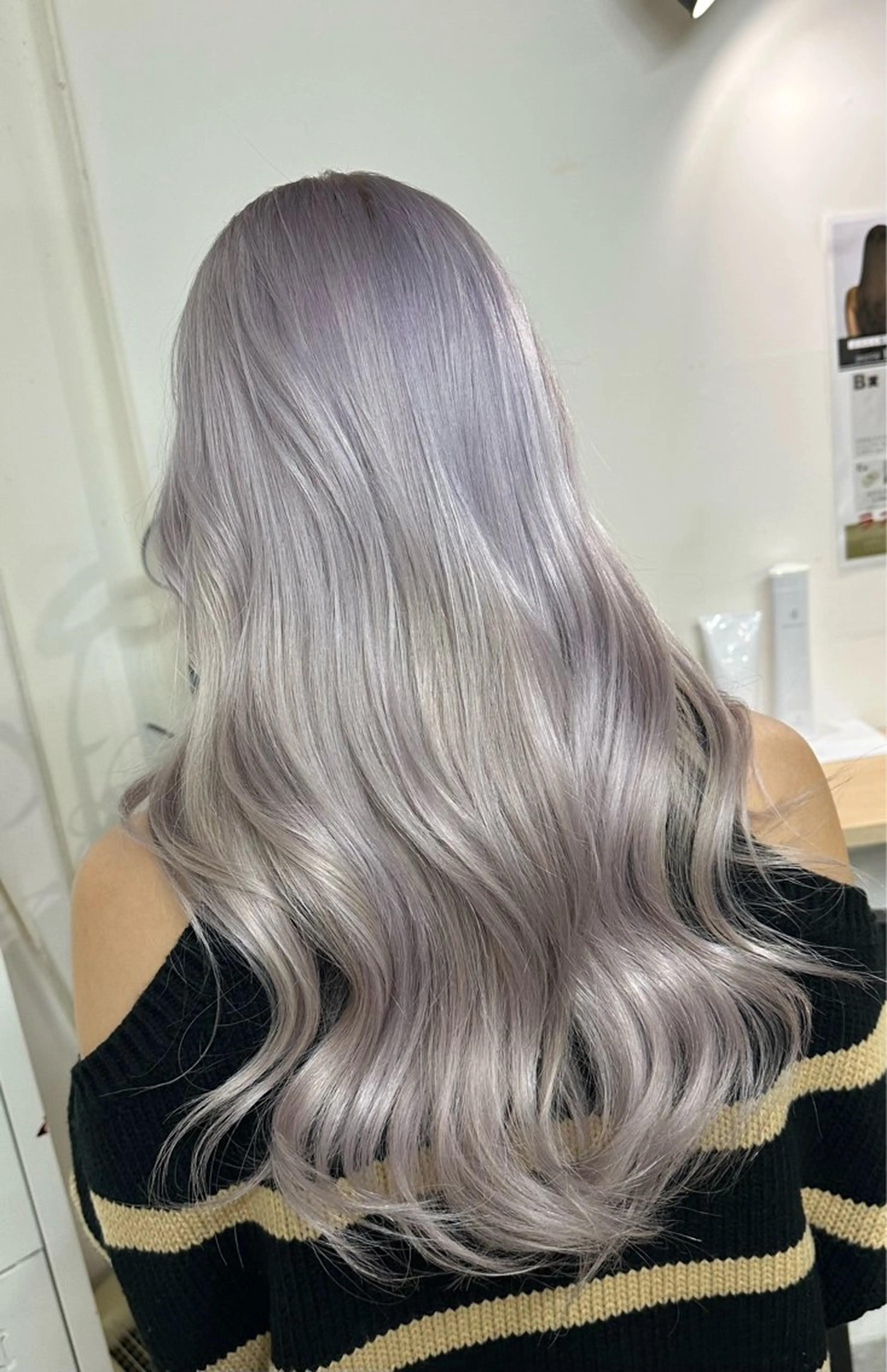 ロング カラー シルバー ヘアカラー トリートメント ヘアセット 難波ブリーチカラー 伊藤洋輝のヘアスタイル