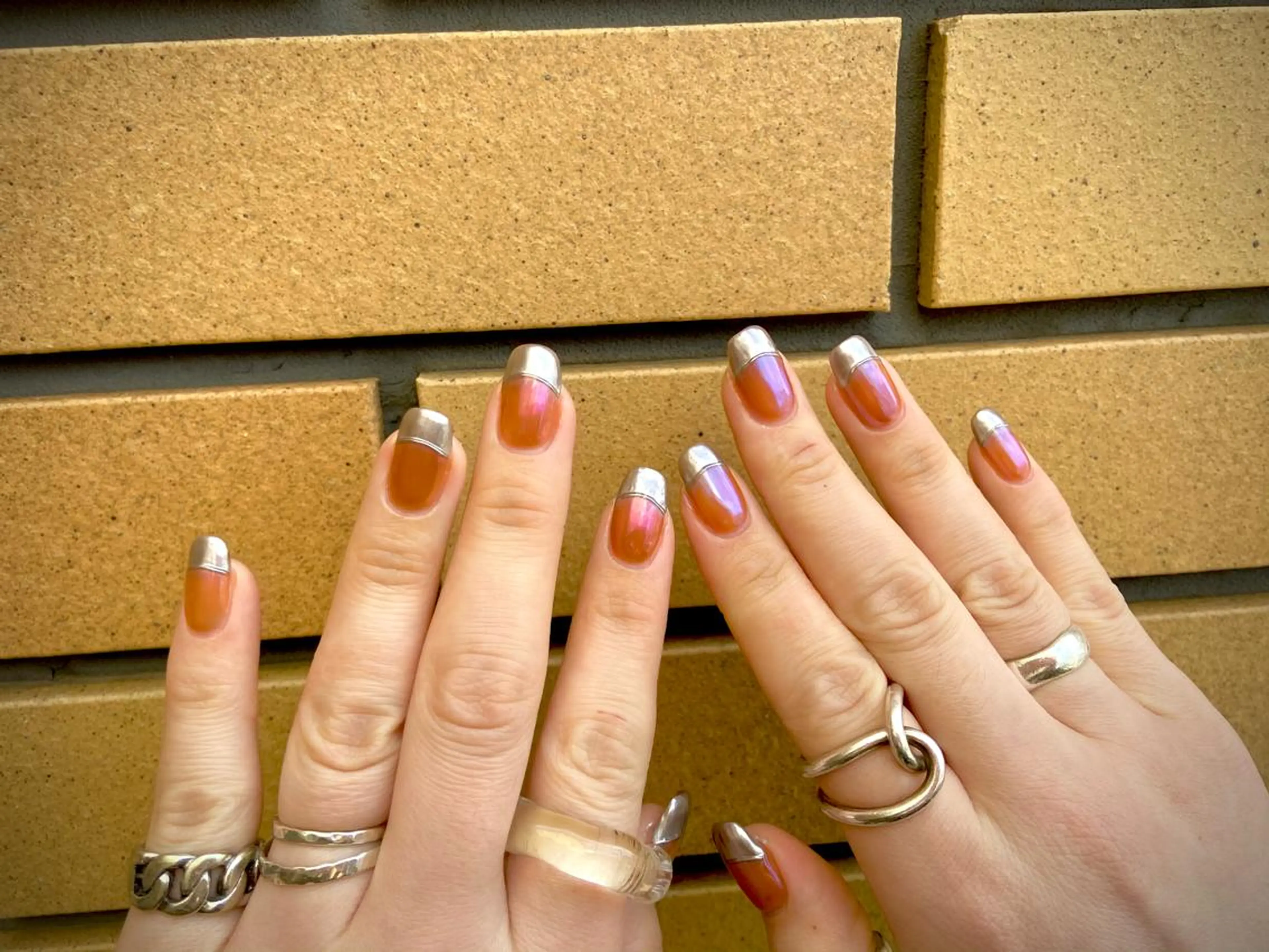 ネイル オーロラネイル カジュアル ジェルネイル ラメ(グリッター) マグネットネイル ハンドネイル MH Nailのネイルデザイン