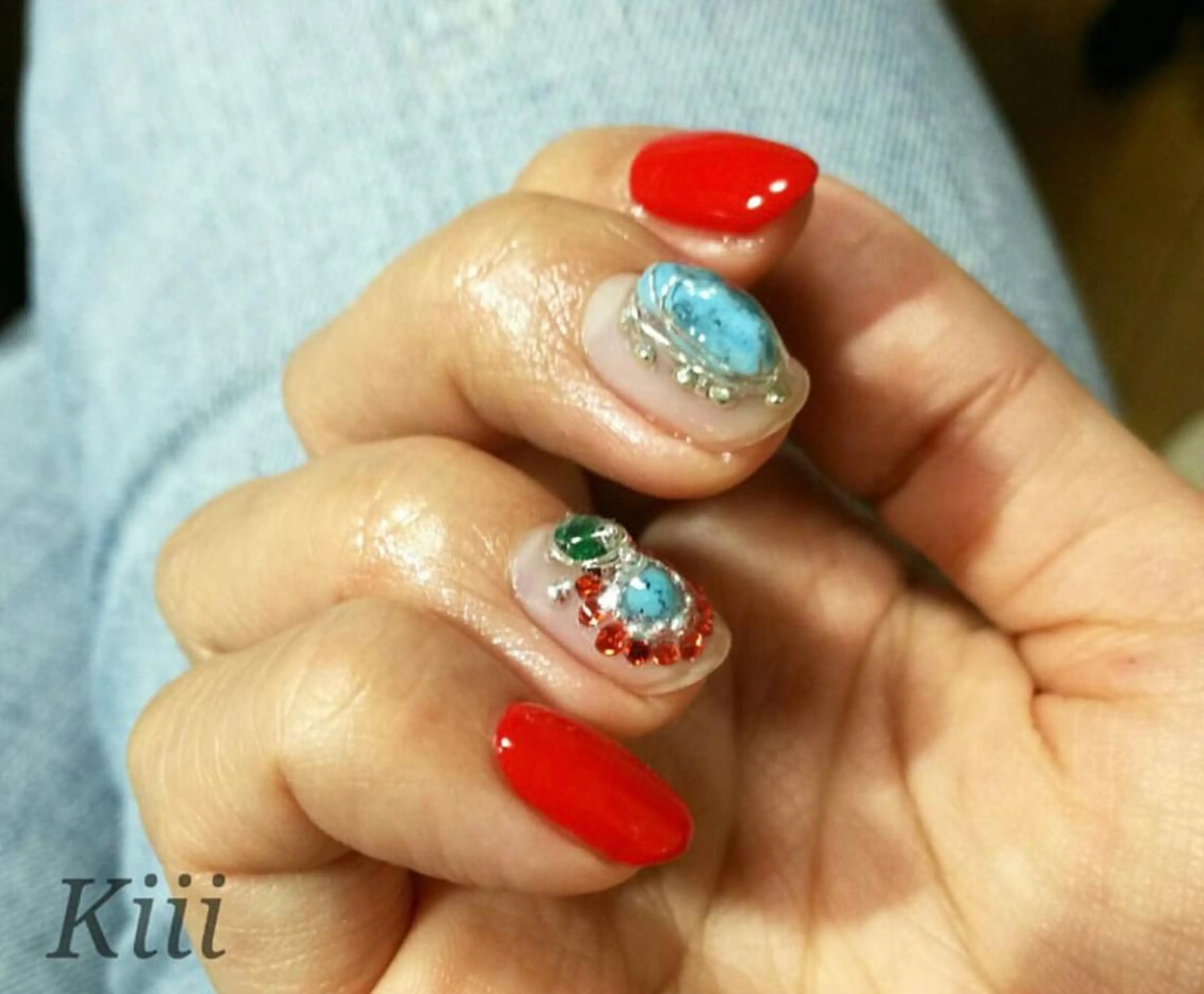 ネイル 赤色 ハンドネイル フットネイル kiii.__ ✴︎*のネイルデザイン