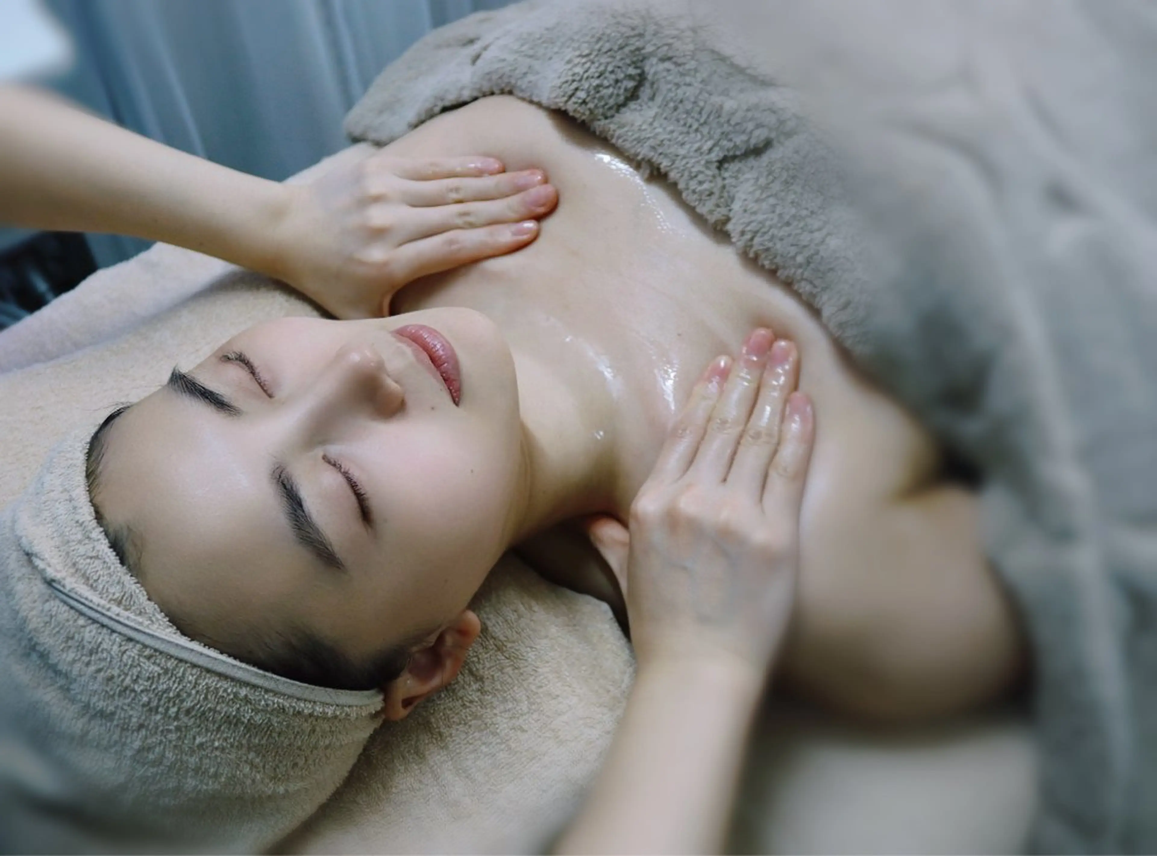 【小顔コルギ40分】　首肩デコルテあり、パック付き！　顔の浮腫みも、コリ疲れもスッキリ　4970円の写真