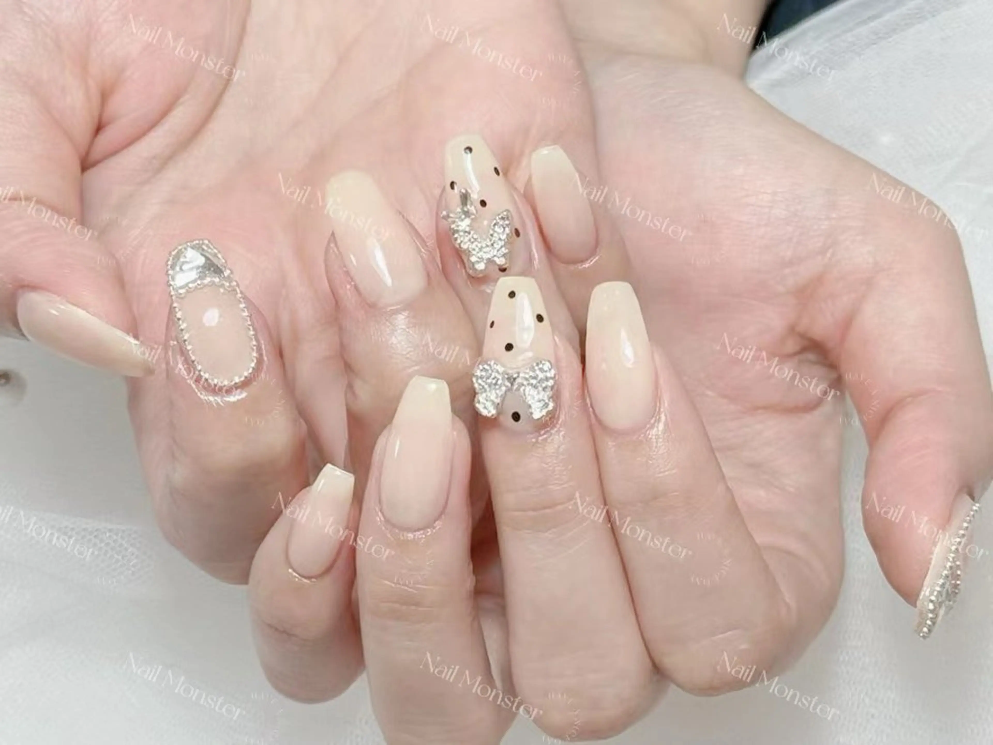 ネイル アートネイル オーロラネイル ガーリー キラキラネイル 韓国ネイル ハンドネイル DIAMOND Nail🥇のネイルデザイン