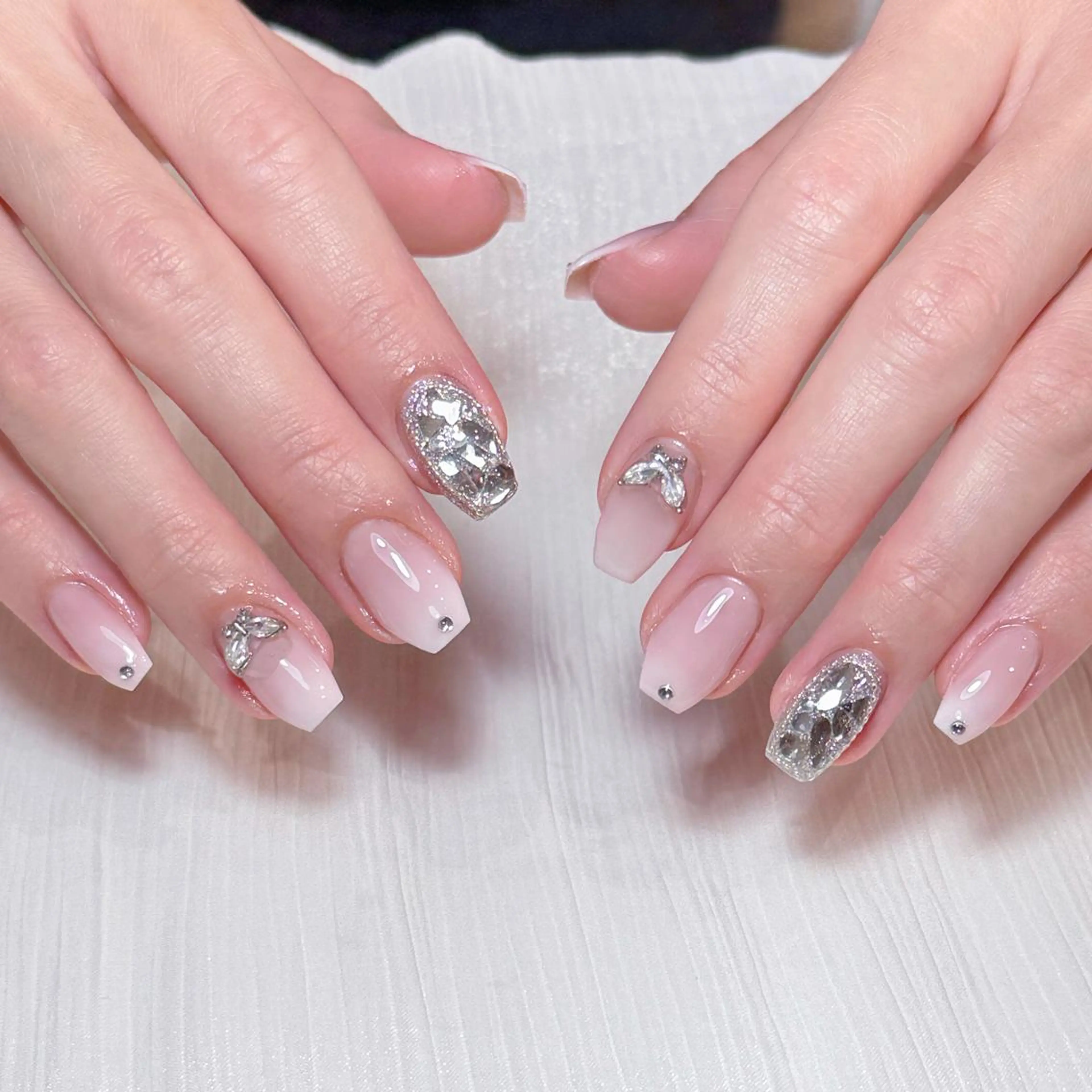 12月⭐️オフ無料⭐️人🎀HAND🎀平日10時〜16時時間限定持ち込みデザイン10本の写真