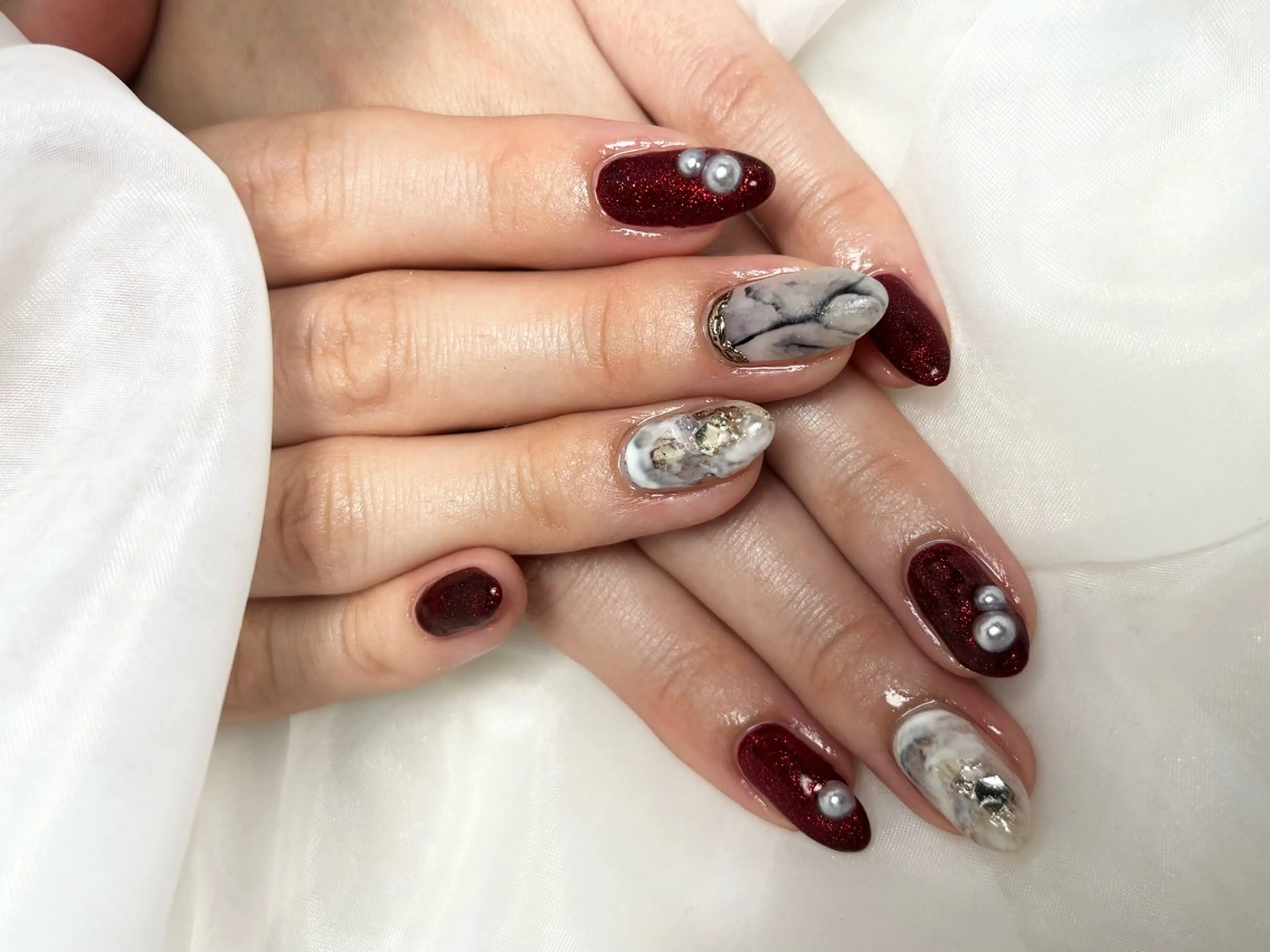 ネイル ニュアンスネイル バレンタイン ハンドネイル MIKA ♡のネイルデザイン