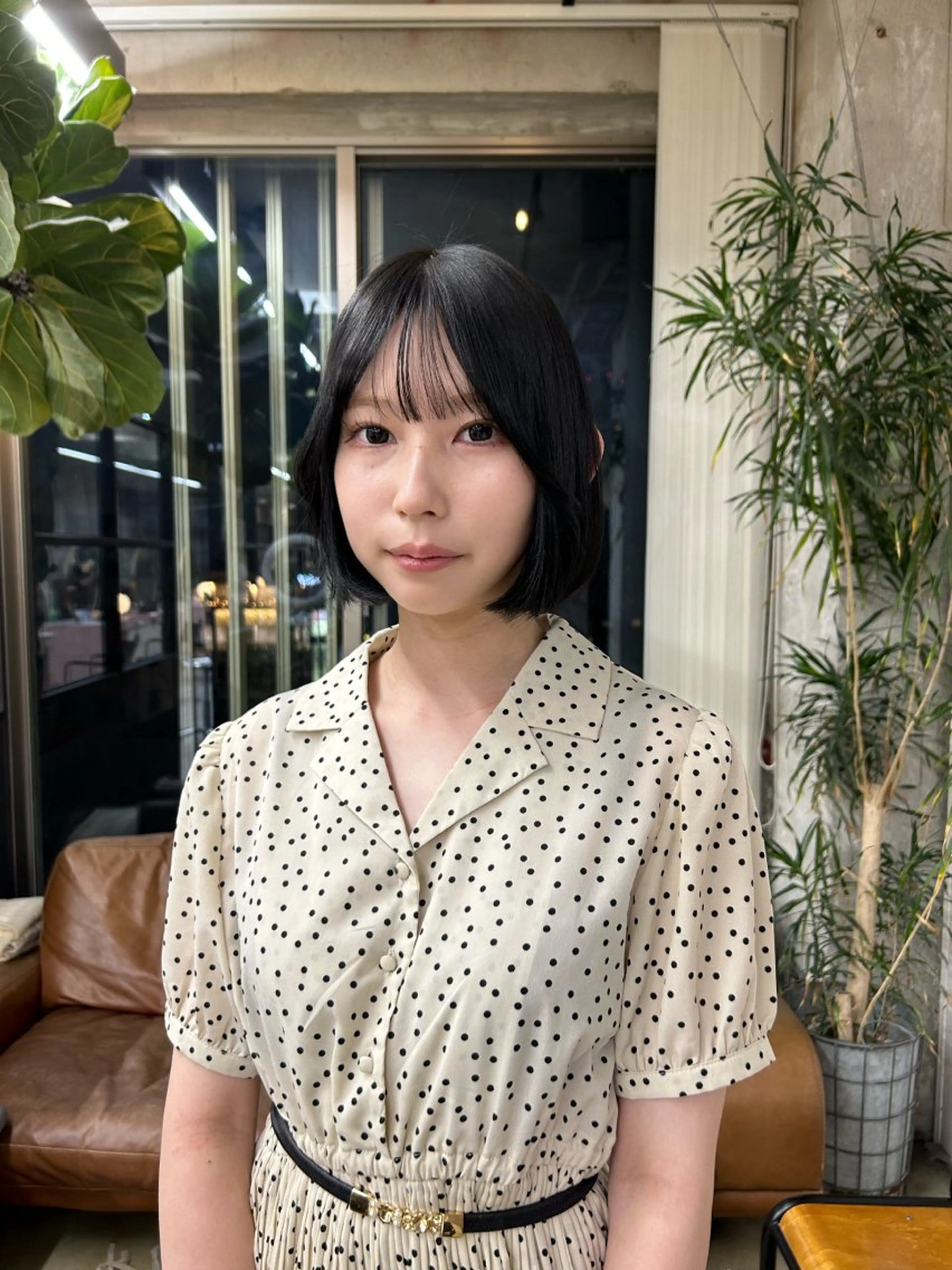 ミディアム カラー 黒髪 ブルーカラー ブルーブラック ボブ 小川真歩/パーマ /暖色オリーブのヘアスタイル