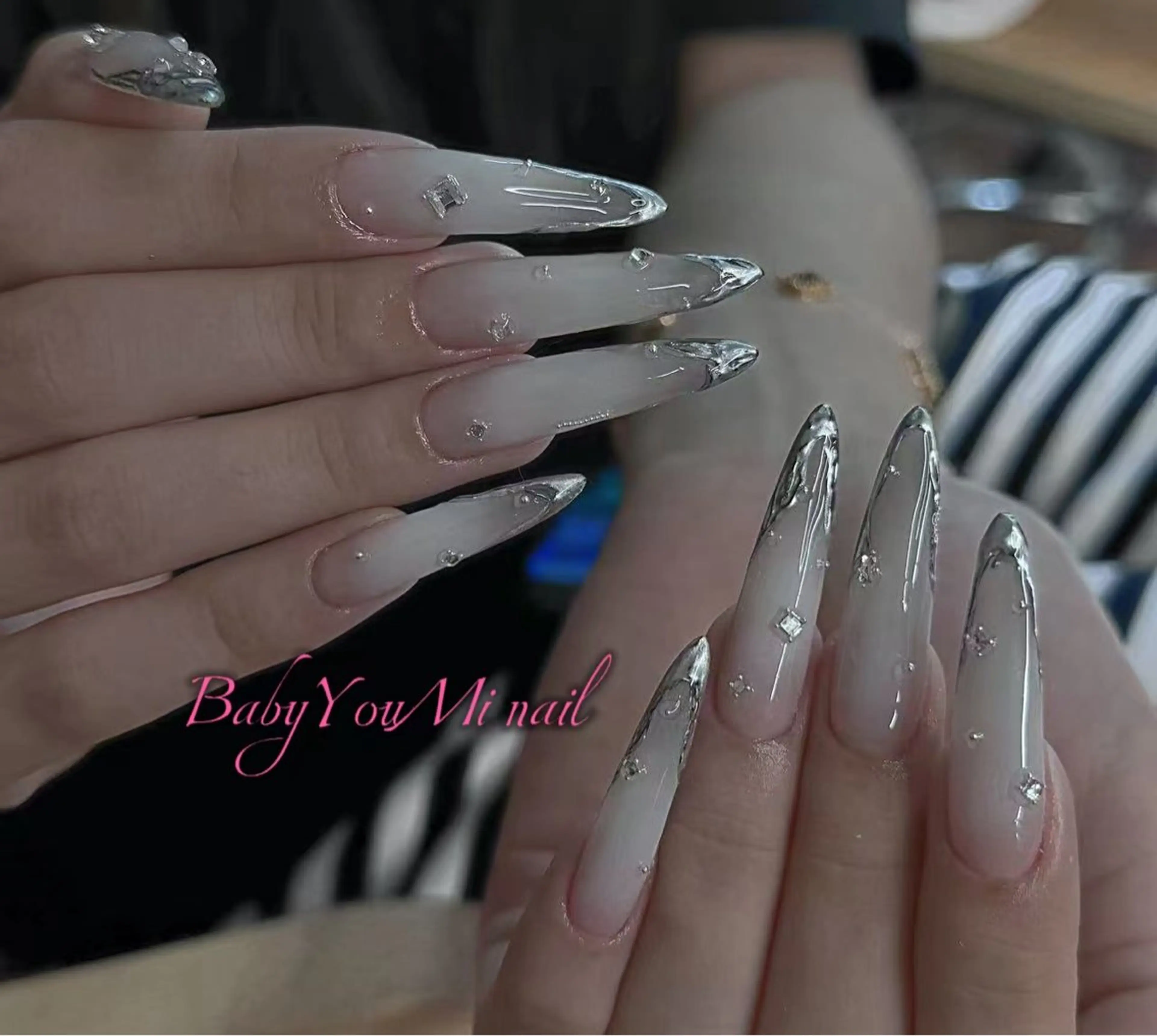 ネイル オーロラネイル フラワーネイル フットネイル フレンチネイル ジェルネイル ハンドネイル BabyYouMi nailのネイルデザイン