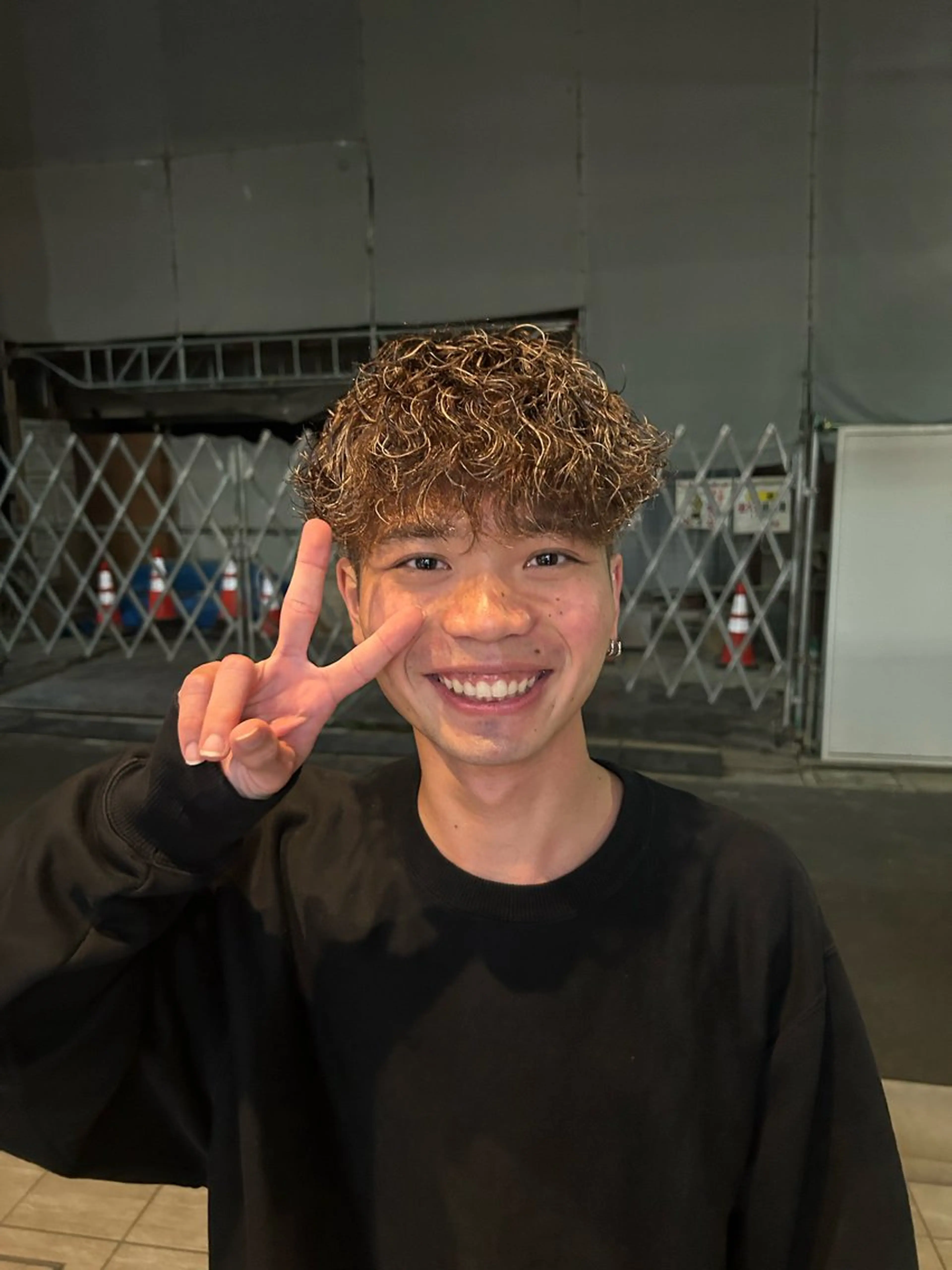 パーマ メンズ fifth 安次富　泰雅のヘアスタイル