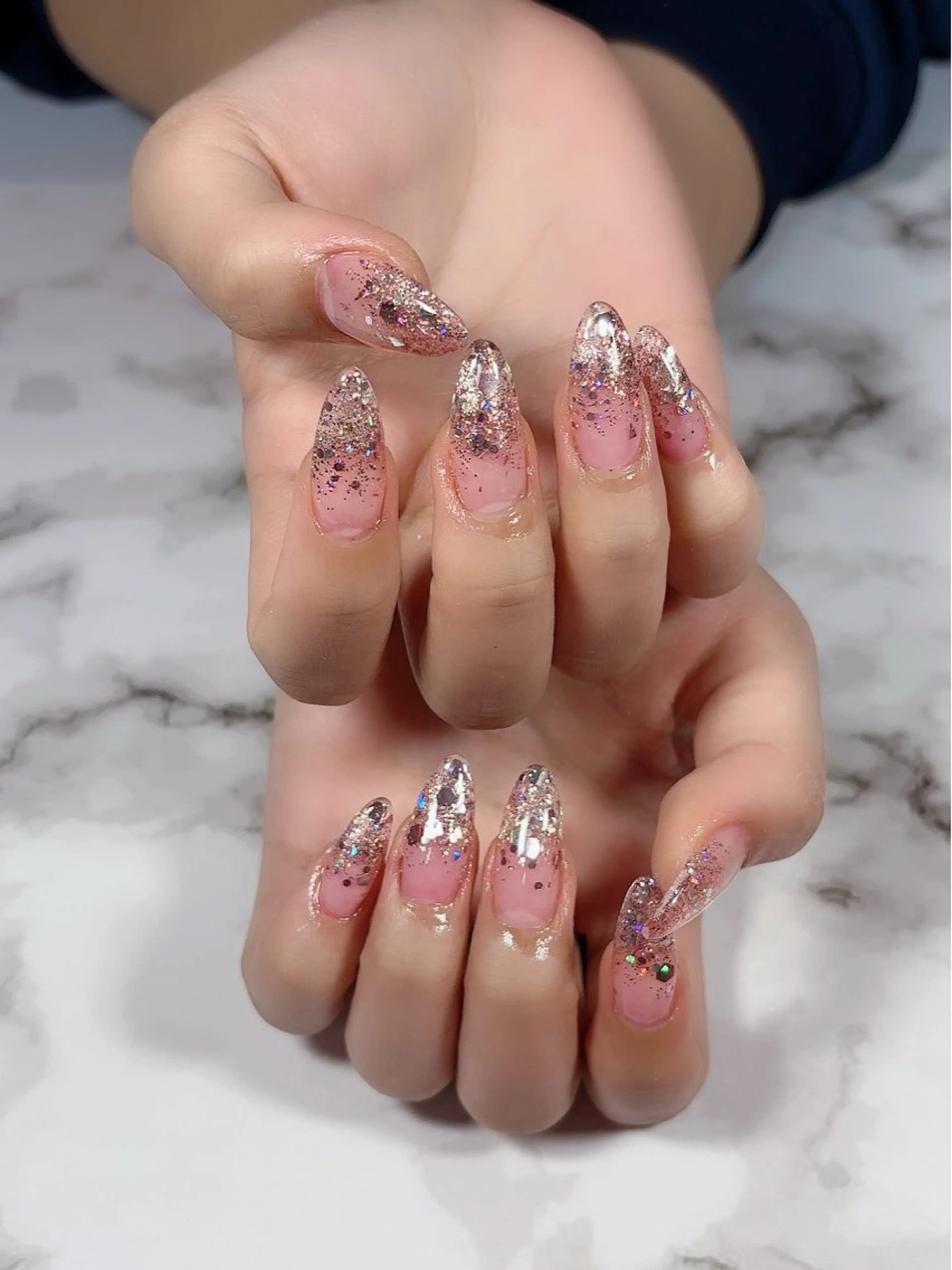 ネイル ラメ(グリッター) ラメグラデーション ハンドネイル 🦋Kiyomi. 🦋のネイルデザイン