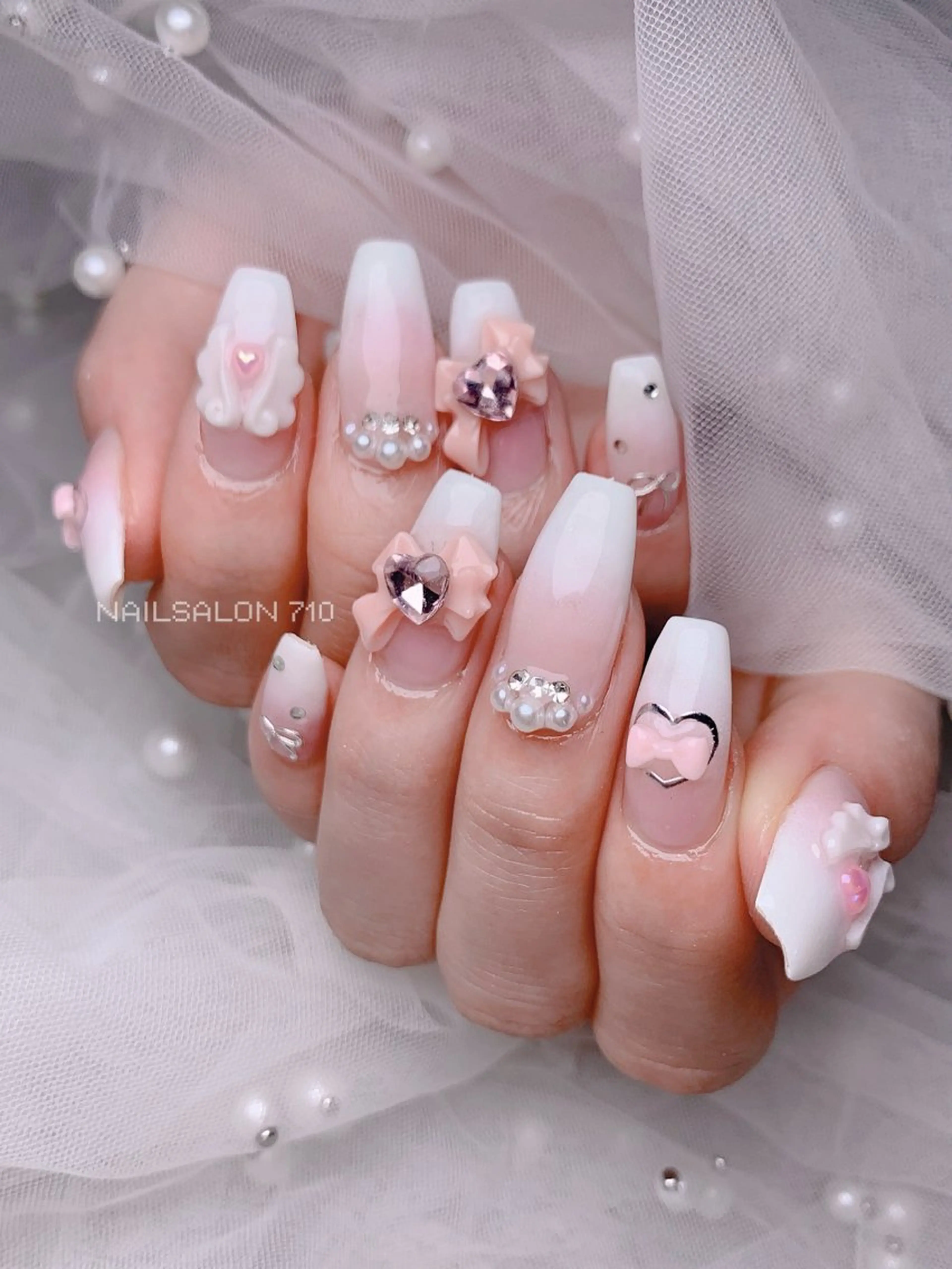 ネイル ハンドネイル フットネイル ナナイチゼロ I.Naoのネイルデザイン