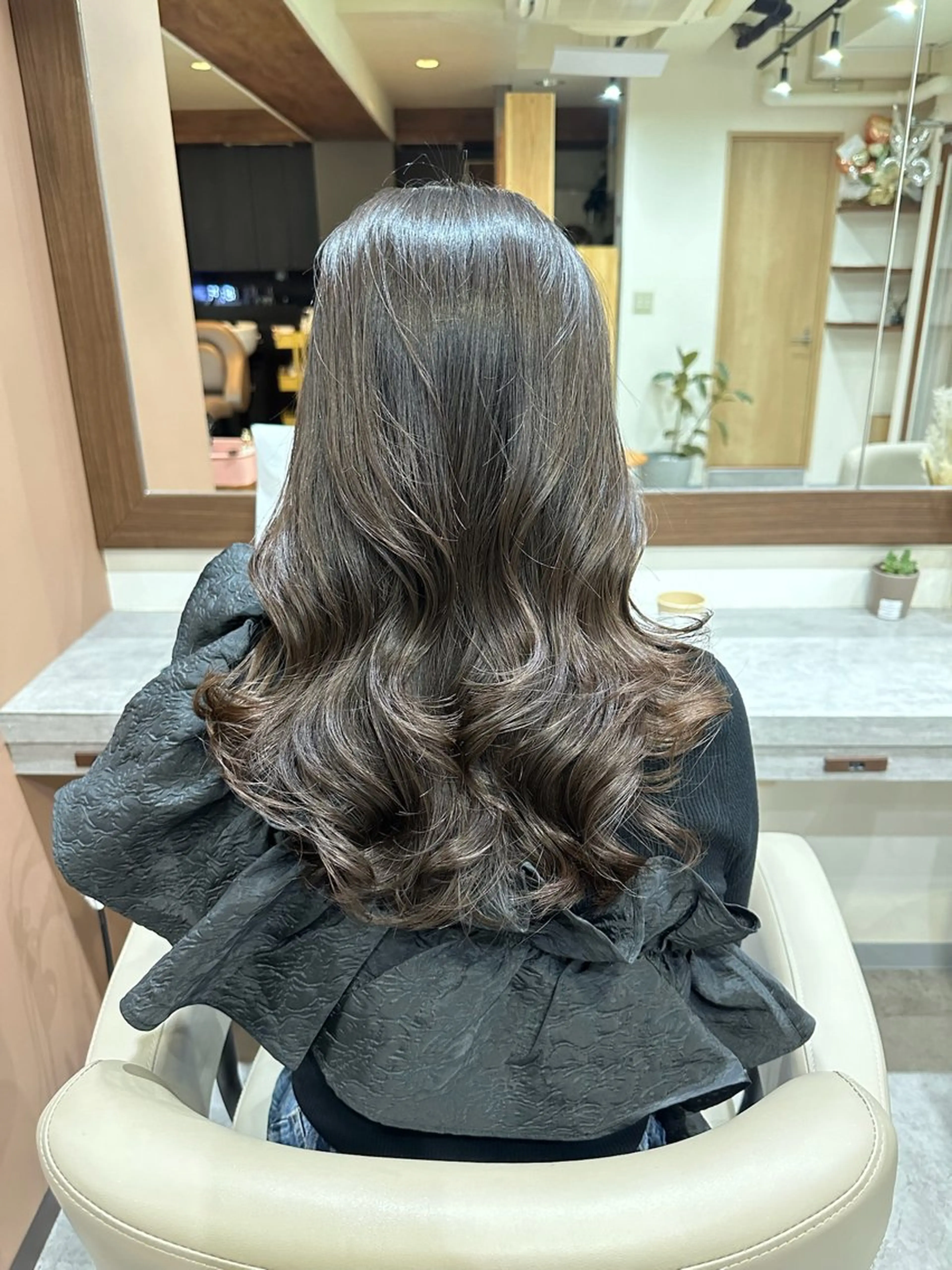 ロング パーマ コテ巻き/パーマ/艶 透明感/荻原凜太郎のヘアスタイル