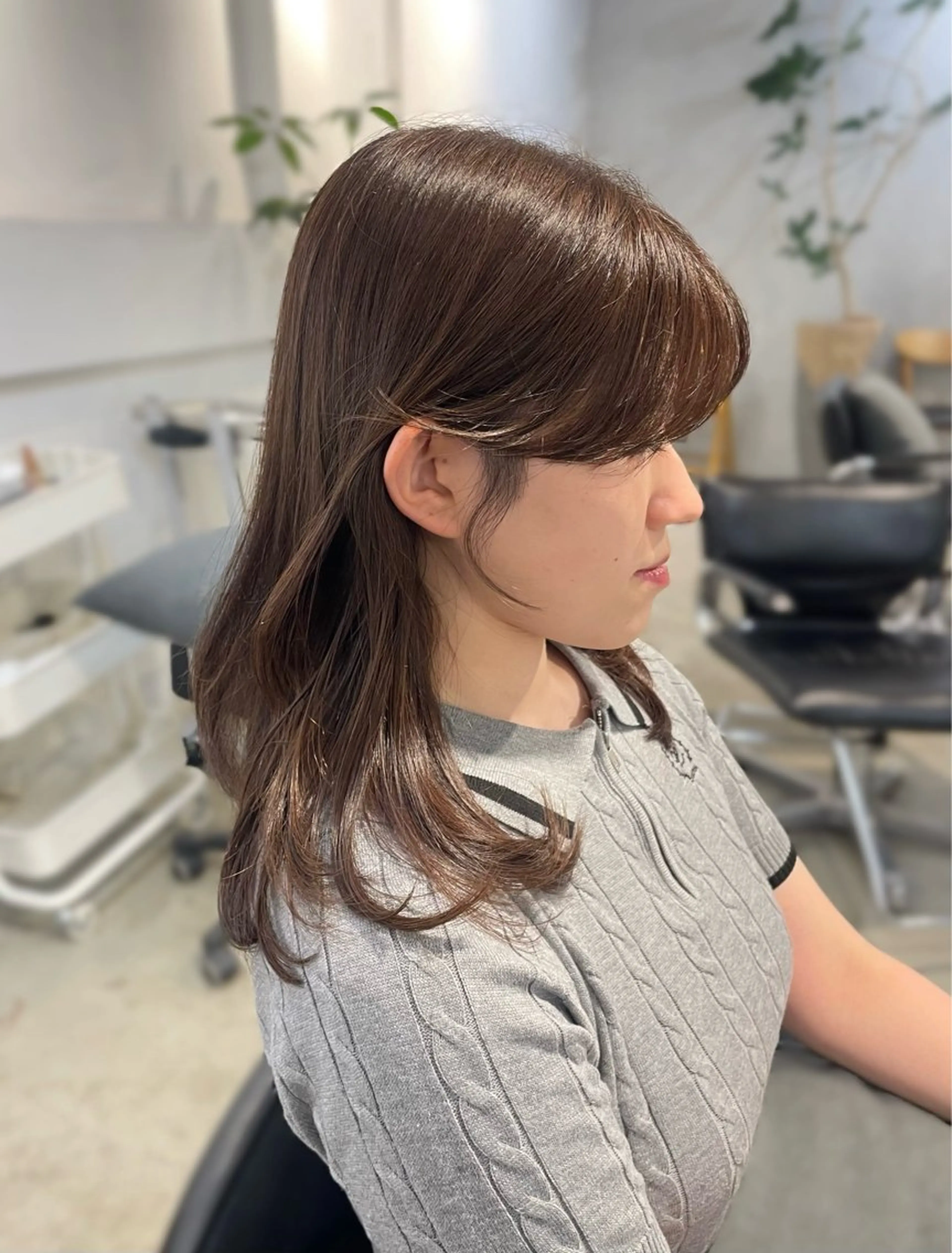 ミディアム SAKI 新宿のヘアスタイル