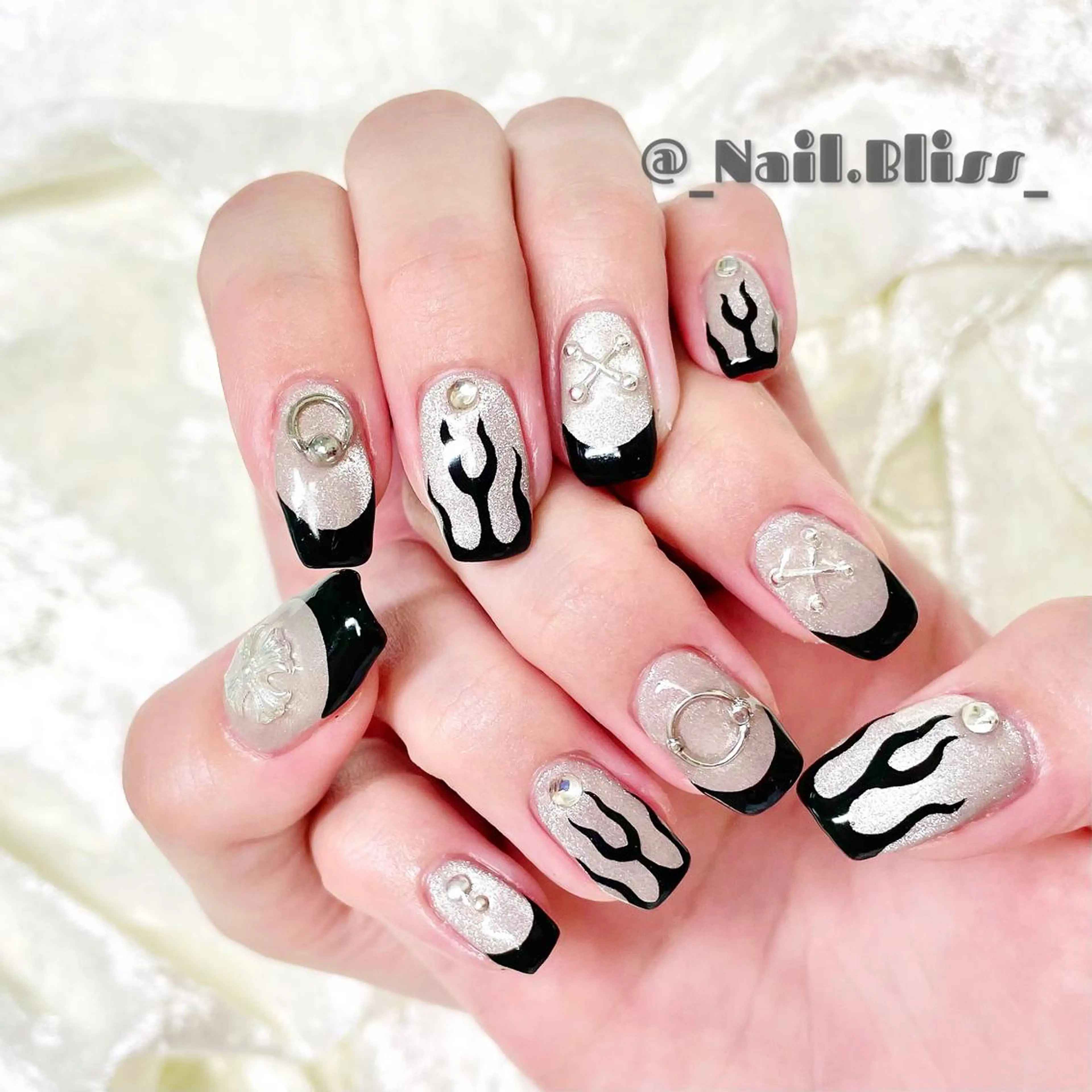 ネイル マグネットネイル ハンドネイル NAIL BLISSのネイルデザイン