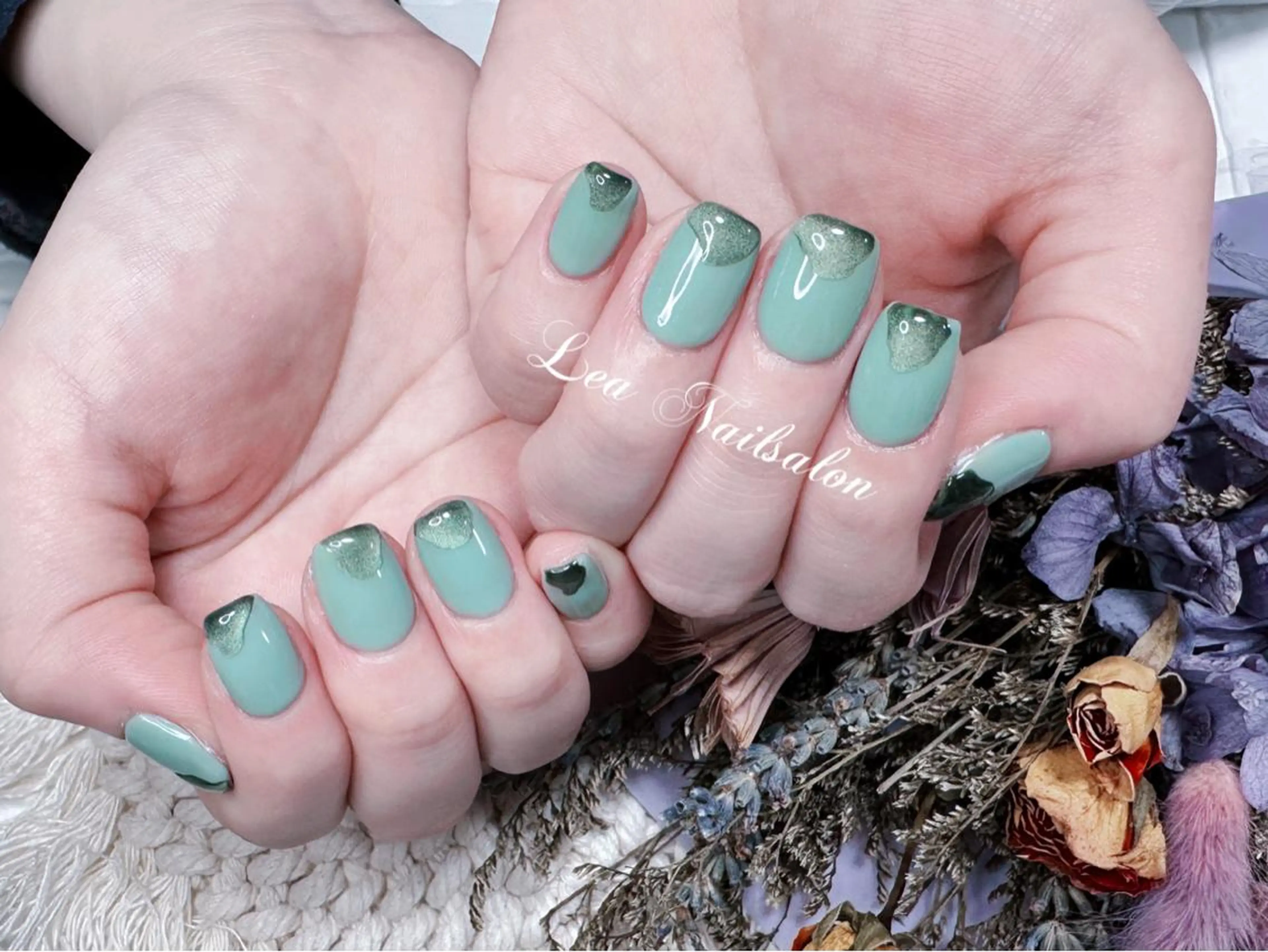 ショート カラー ネイル Lea NAILsalon所属・Le’a NailSalonのネイルデザイン