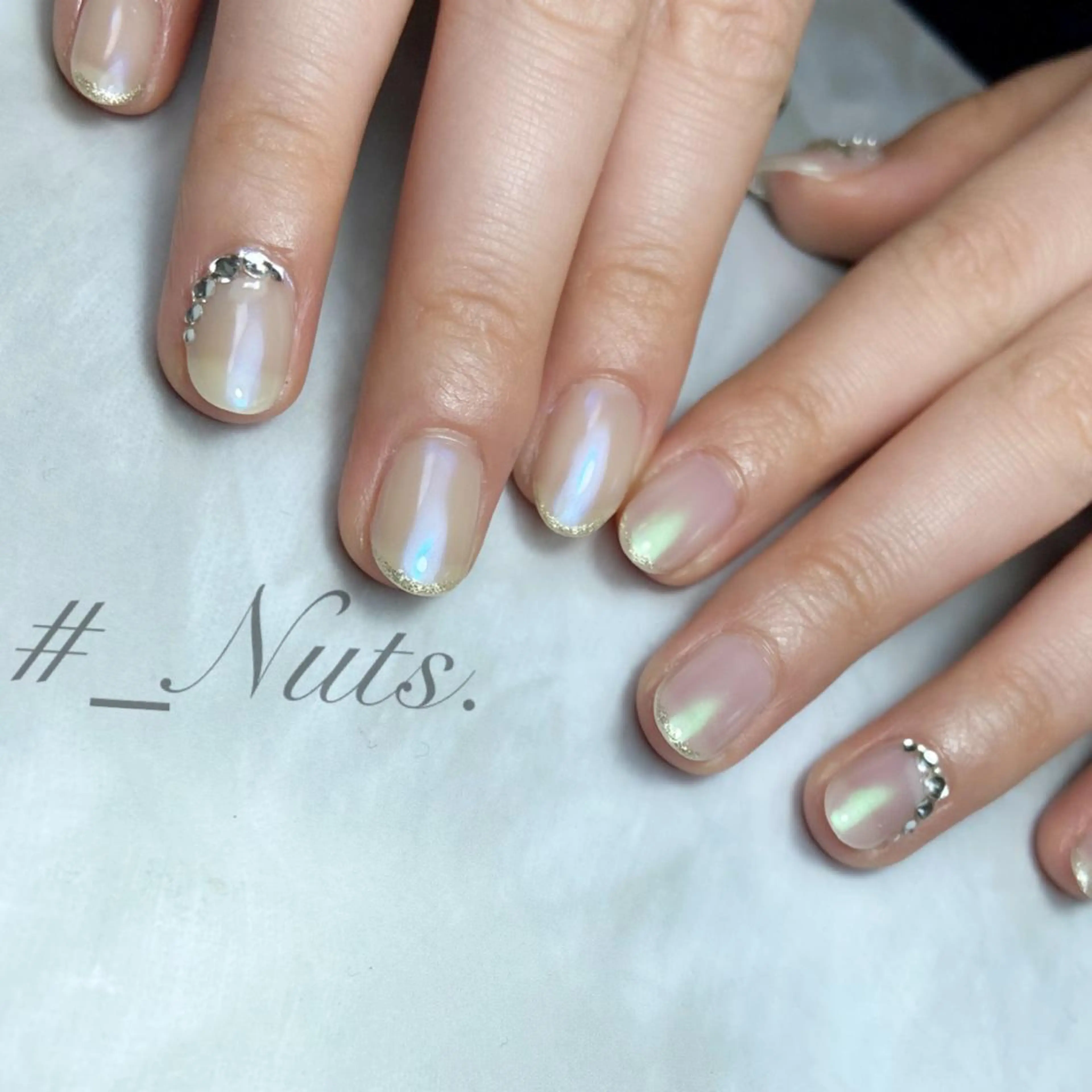 ネイル オーロラネイル 土居 夏美のマツエク・マツパデザイン