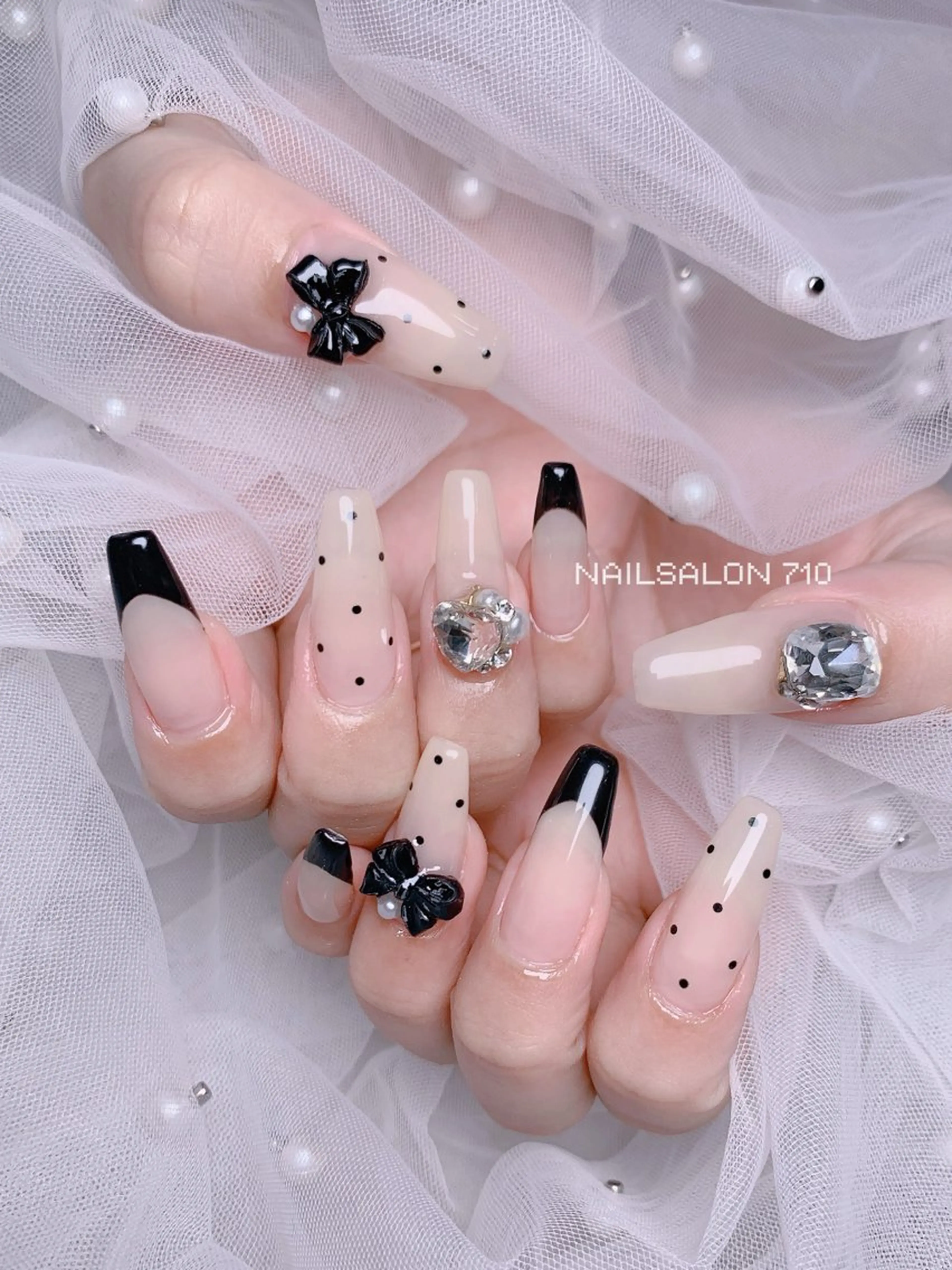 ネイル ハンドネイル フットネイル ナナイチゼロ I.Naoのネイルデザイン