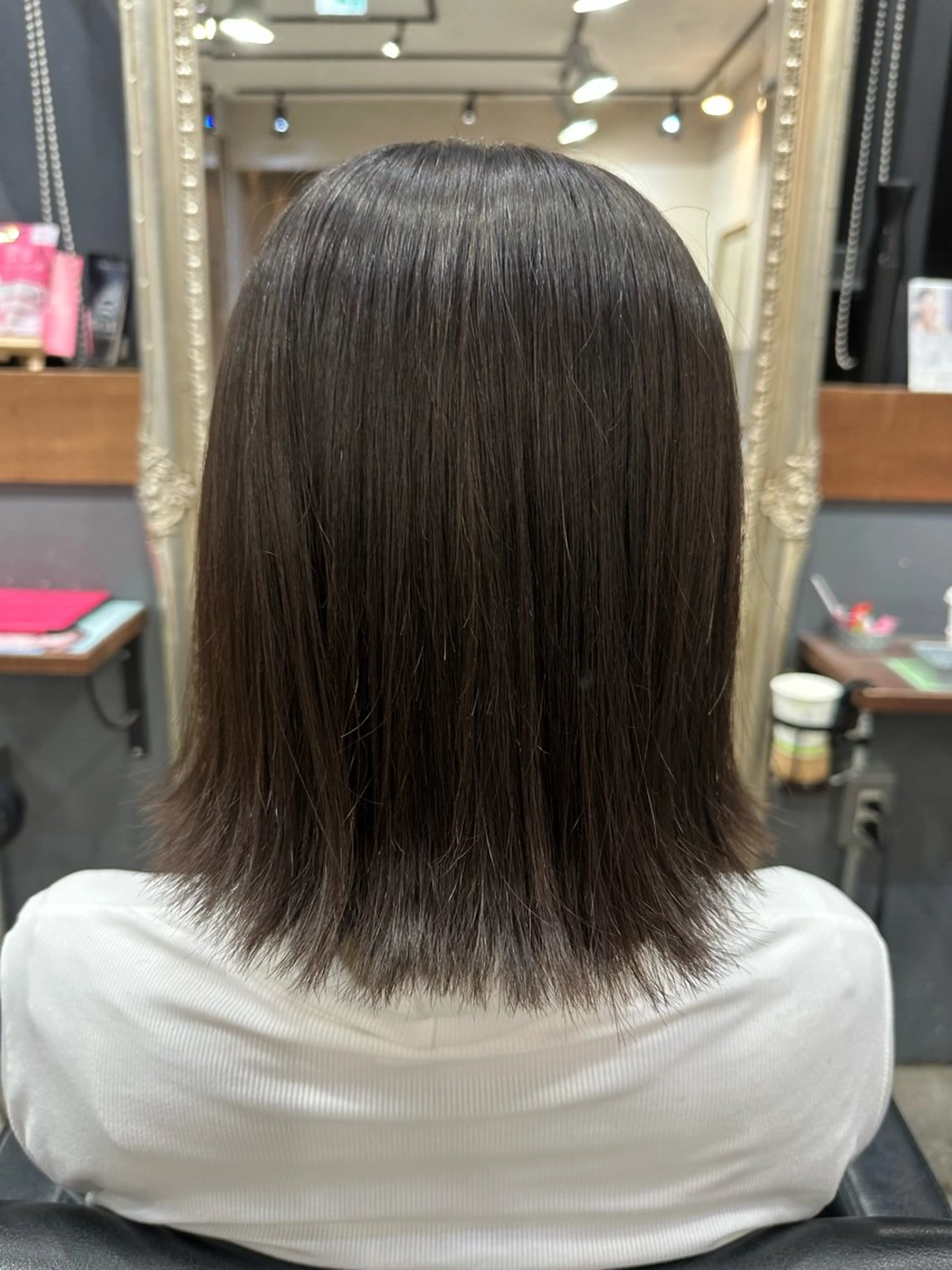 ミディアム 大内 志穂のヘアスタイル